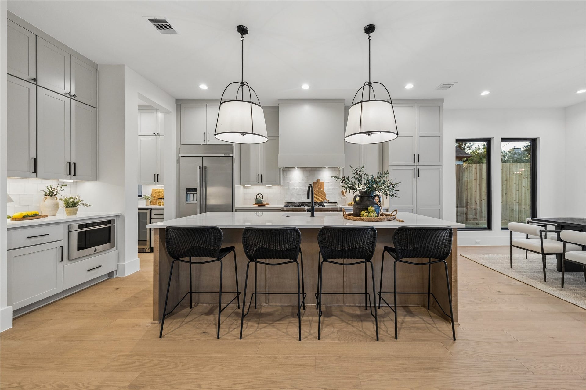 1634 Latexo Drive, Houston, TX 77018 1634 Latexo Drive, Houston, TX 77018