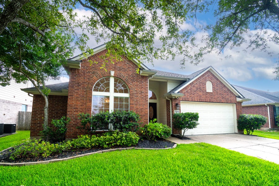 Property photo for 12804 Flat Creek Drive, Pearland, TX