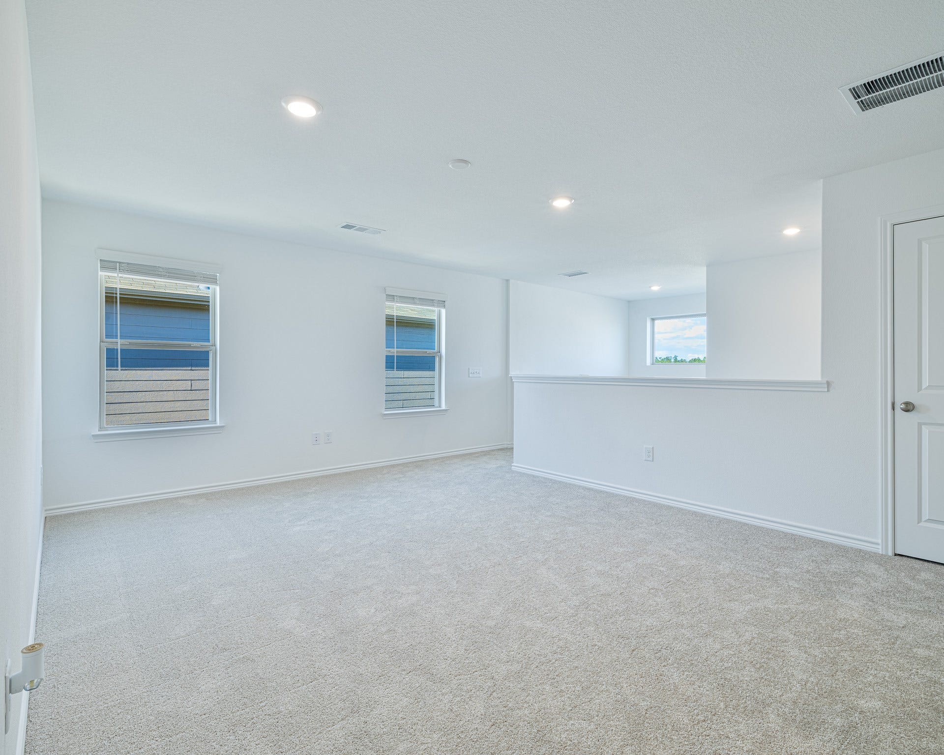 15126 Canyon Rapids Road, Conroe, TX 77302 2nd floor family room