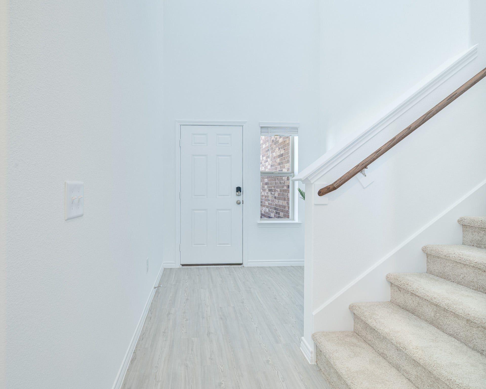 15126 Canyon Rapids Road, Conroe, TX 77302 Entryway and staircase