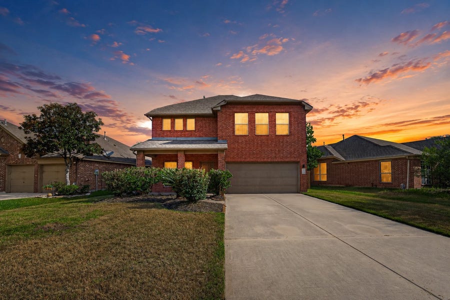 Property photo for 2110 Castle Gardens Lane, Katy, TX