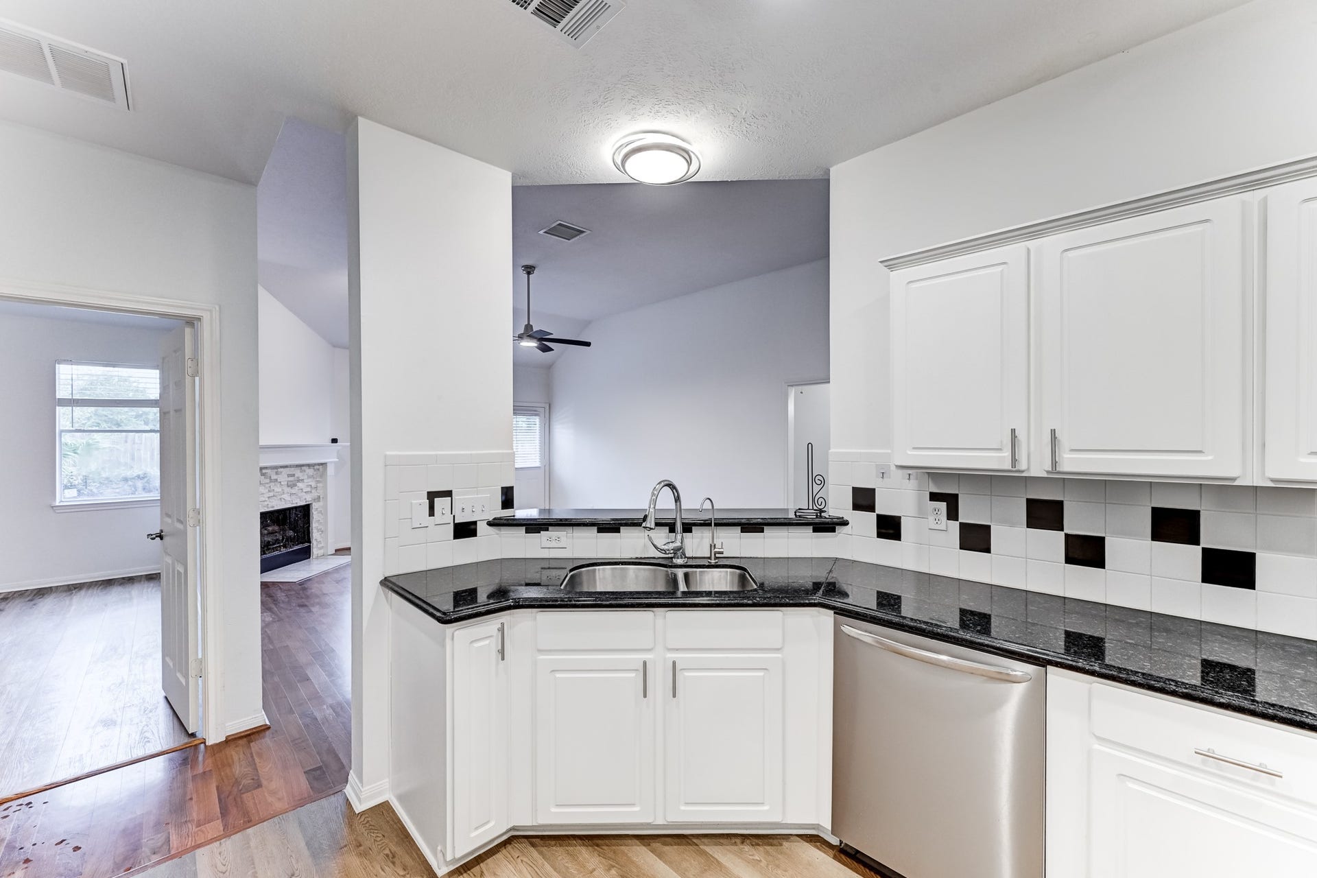 3111 Elkdale Drive, Houston, TX 77082 3111 Elkdale Drive, Houston, TX 77082