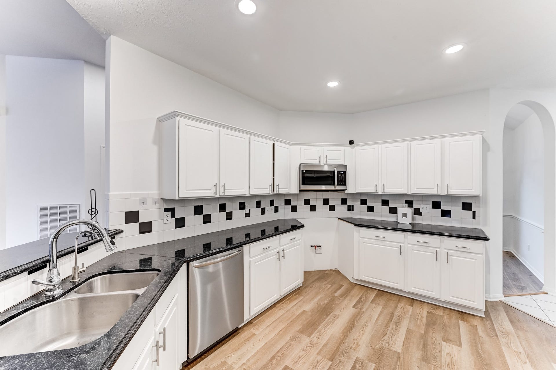3111 Elkdale Drive, Houston, TX 77082 3111 Elkdale Drive, Houston, TX 77082