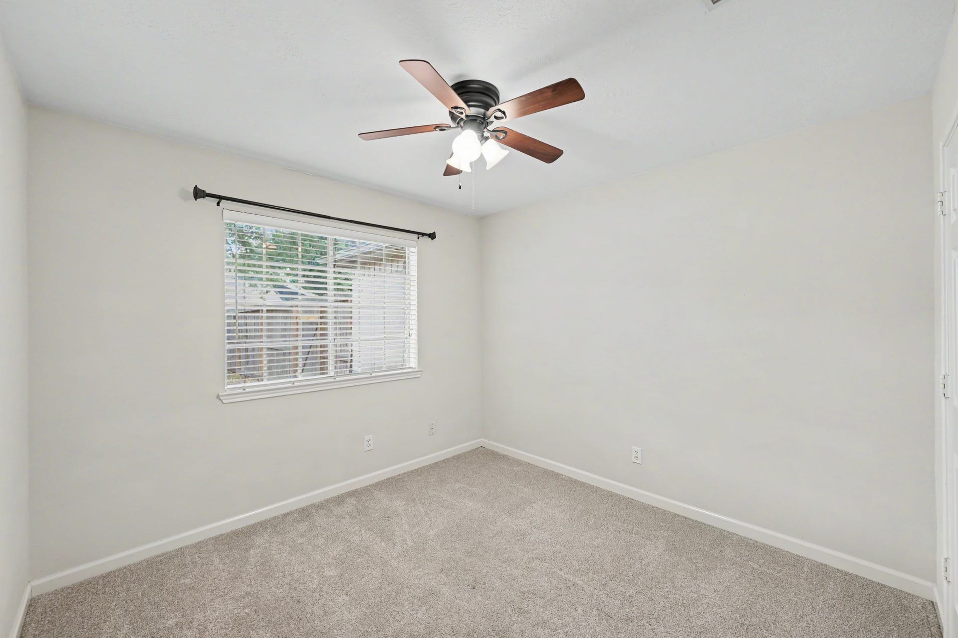29823 Spring Acres Drive, Spring, TX 77386 Bedroom #4 w/ walk-in closet
