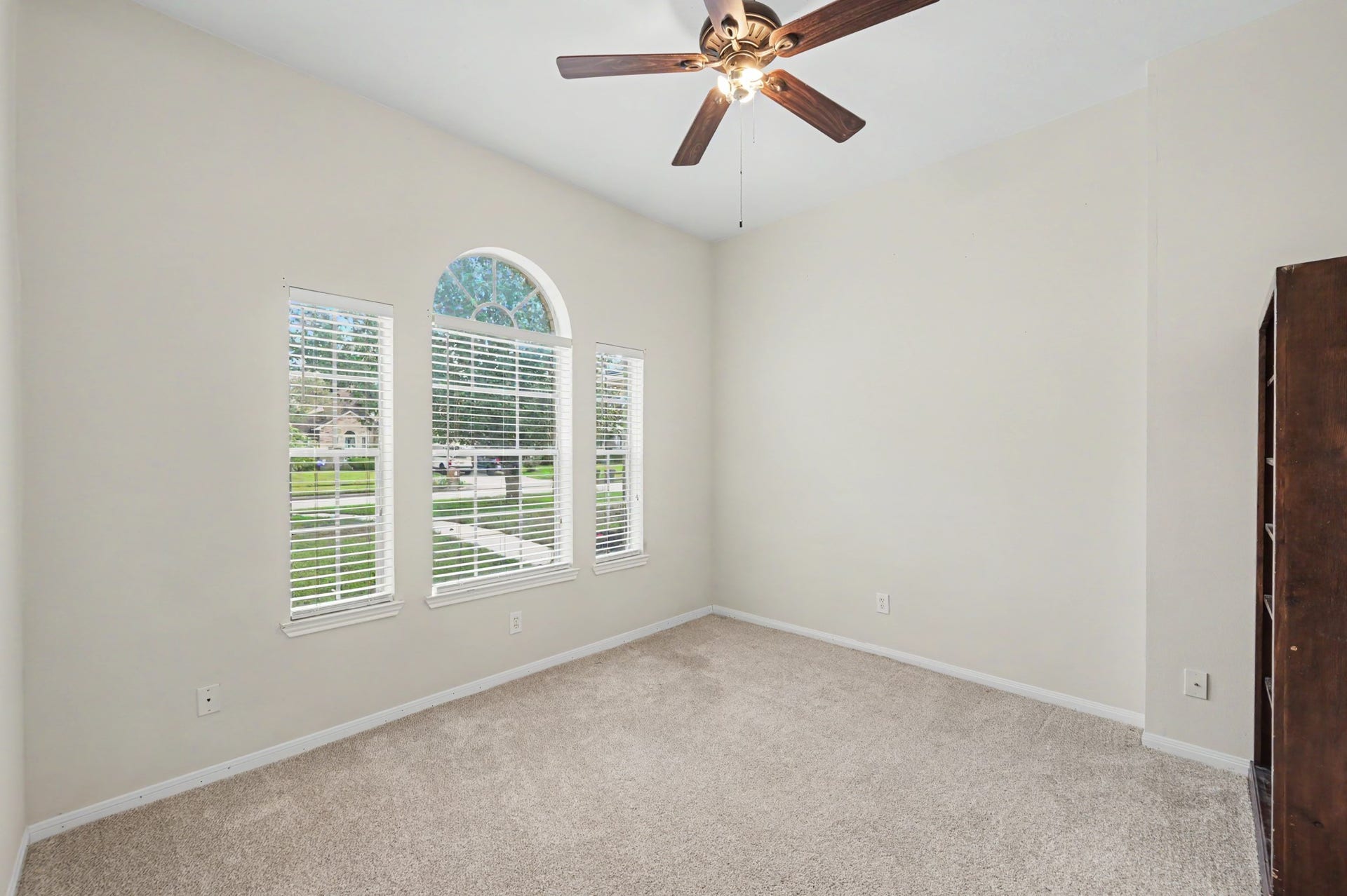 29823 Spring Acres Drive, Spring, TX 77386 Bedroom #2 w/ walk-in closet