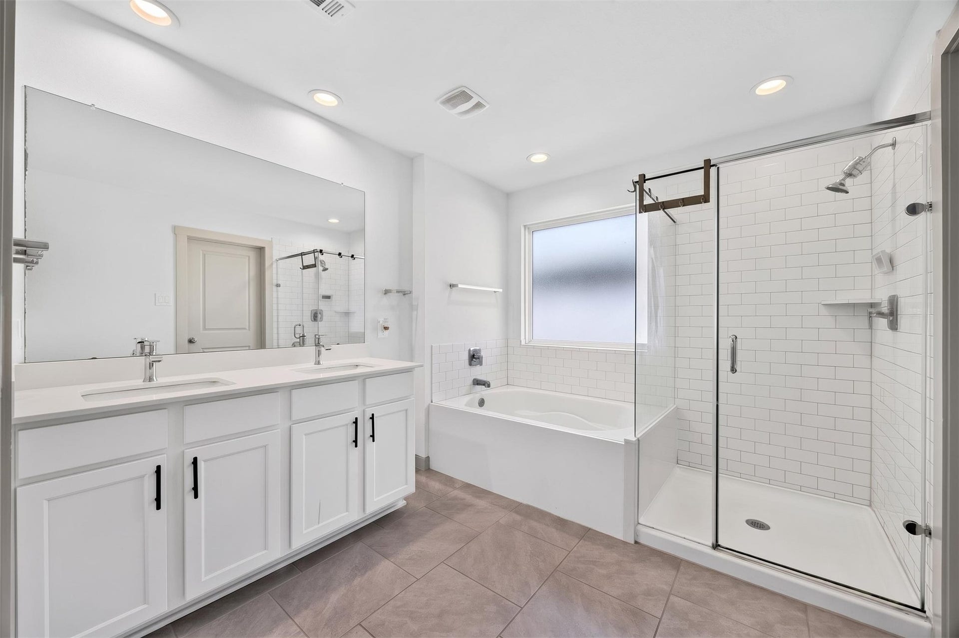Well-maintained Bathroom