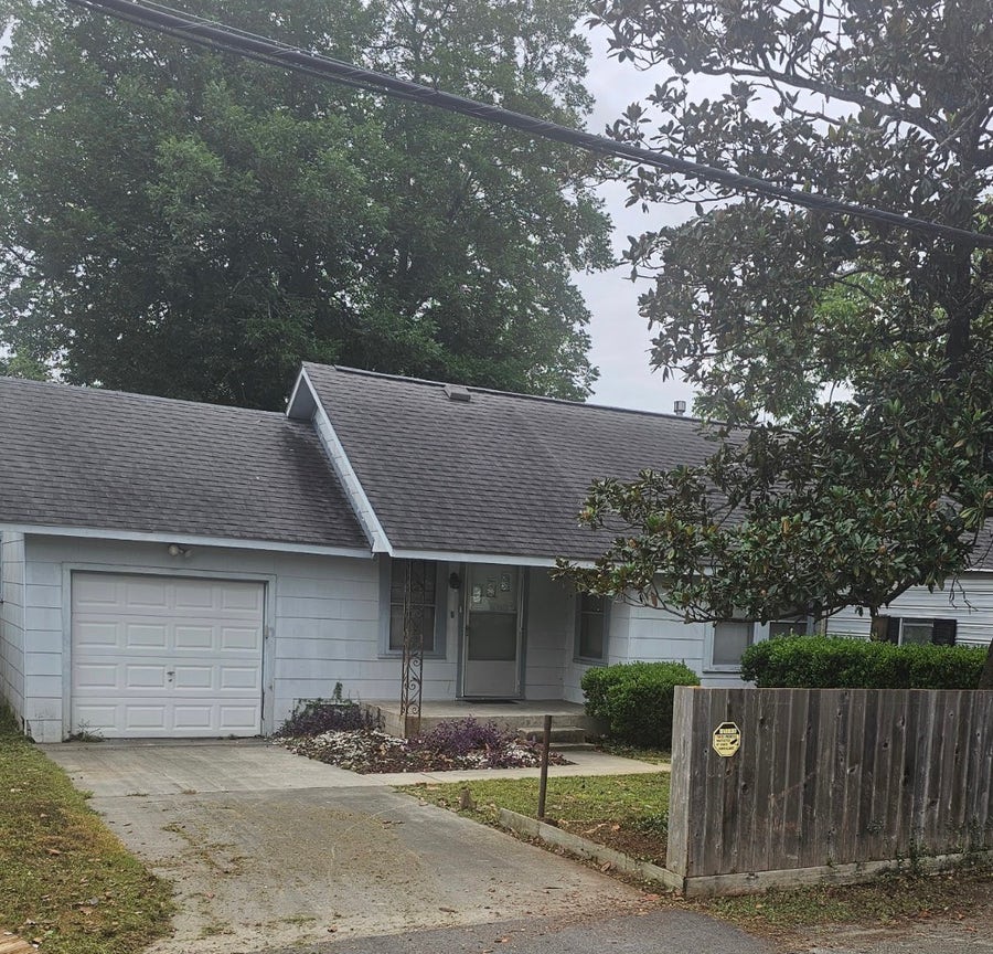 Property photo for 817 S Main Street, Highlands, TX