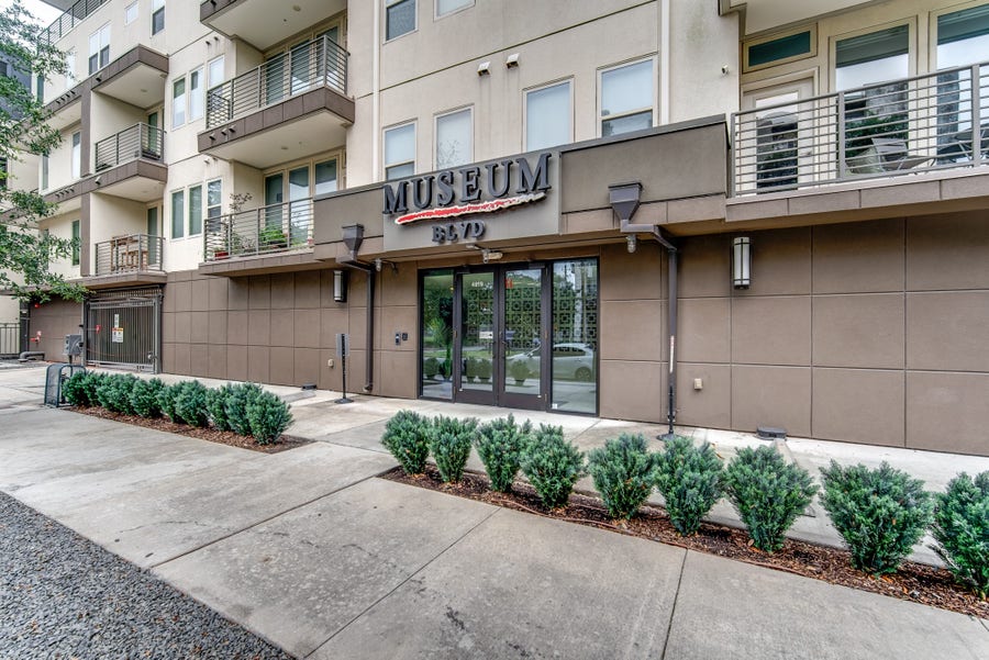 Property photo for 4819 Caroline Street, #308, Houston, TX
