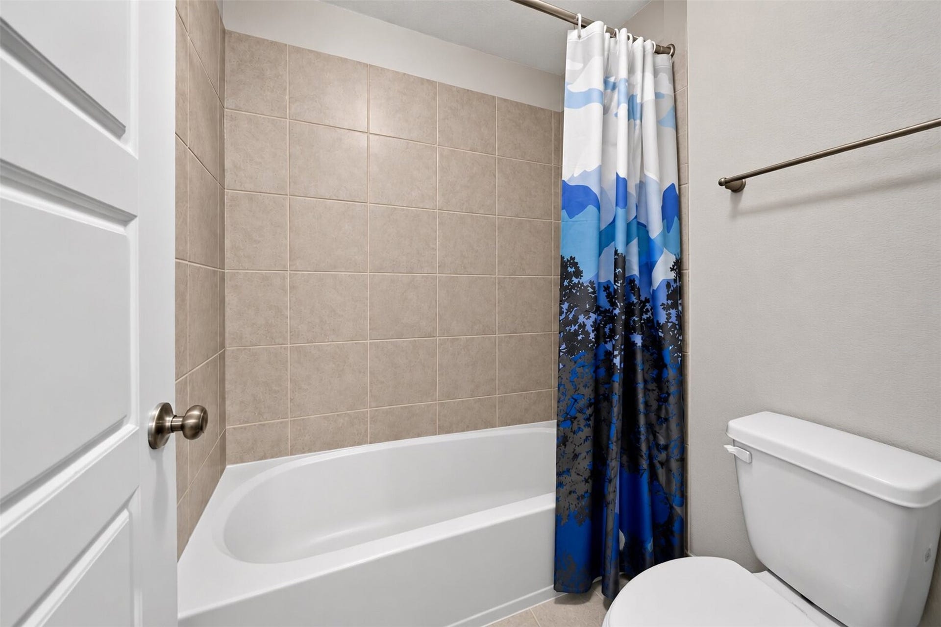 private bath area for bathroom 2.