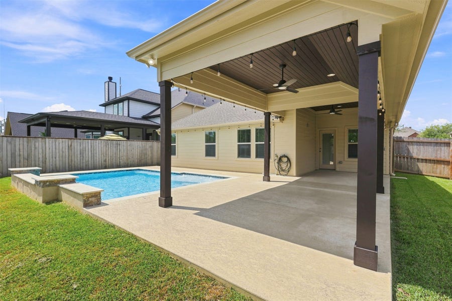 Property photo for 2809 Parkside Village Lane, Pearland, TX