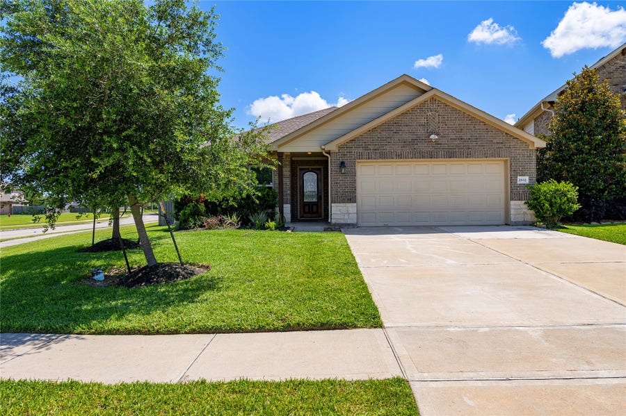 Property photo for 2832 Cross Colony Drive, Dickinson, TX
