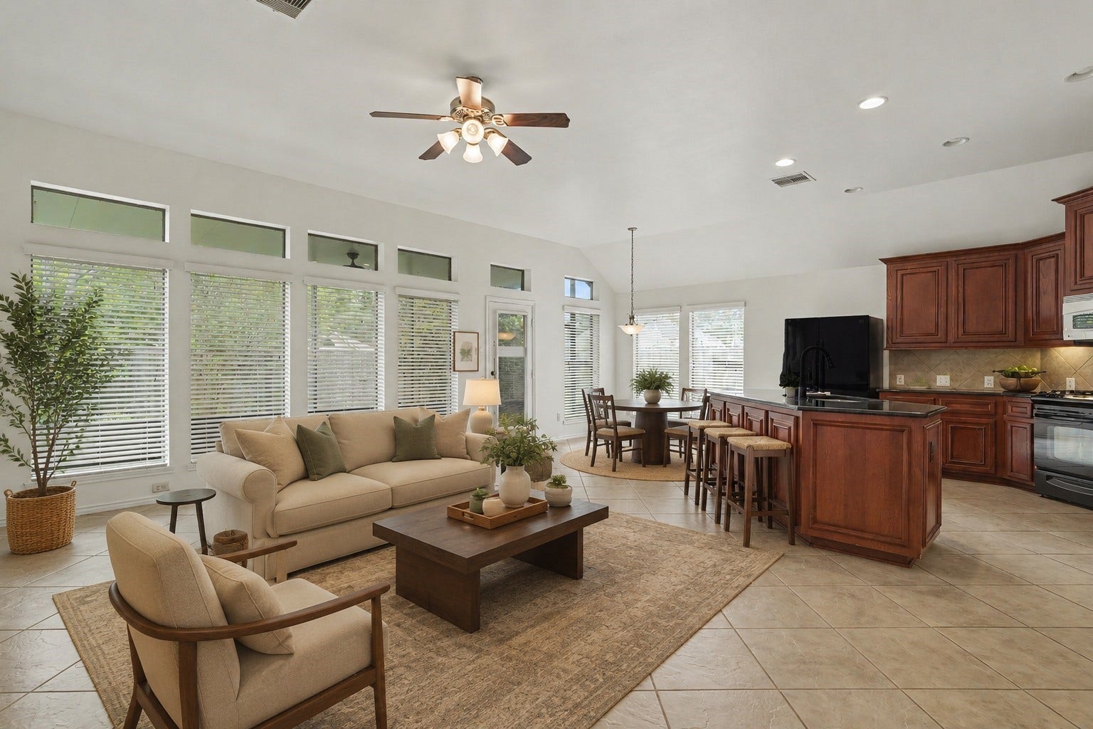 3124 Crystal Cascade Lane, League City, TX 77573 WELCOME HOME! 3124 Crystal Cascade Lane, League City. **Some Photos have been virtually staged**