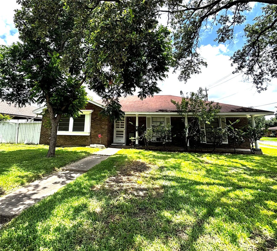 Property photo for 724 Handell Lane, Pasadena, TX