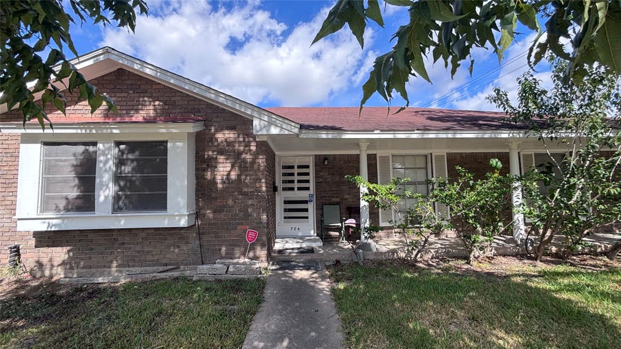 Property photo for 724 Handell Lane, Pasadena, TX
