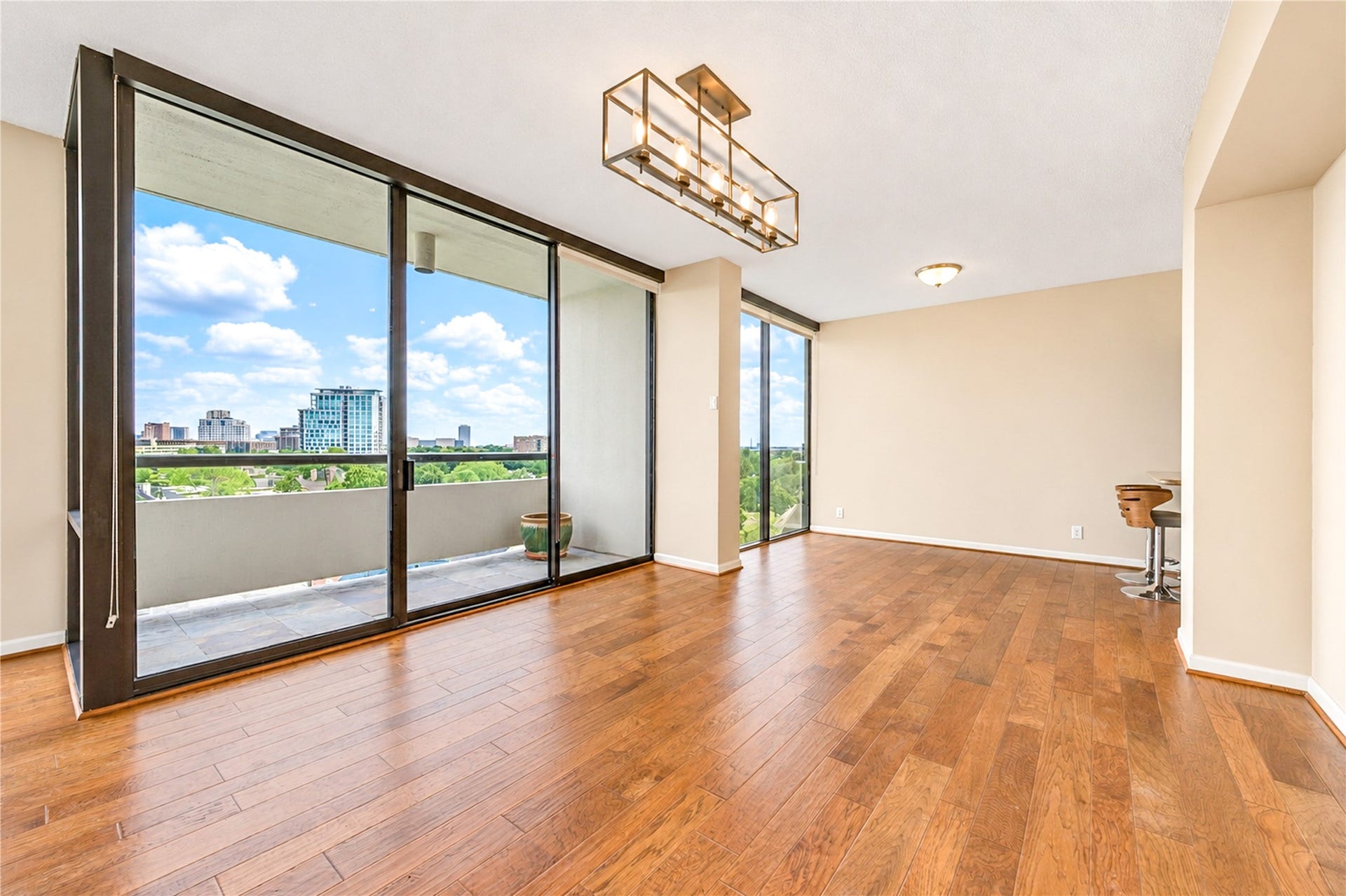 1111 Bering Drive, #706, Houston, TX 77057 1111 Bering Drive, #706, Houston, TX 77057