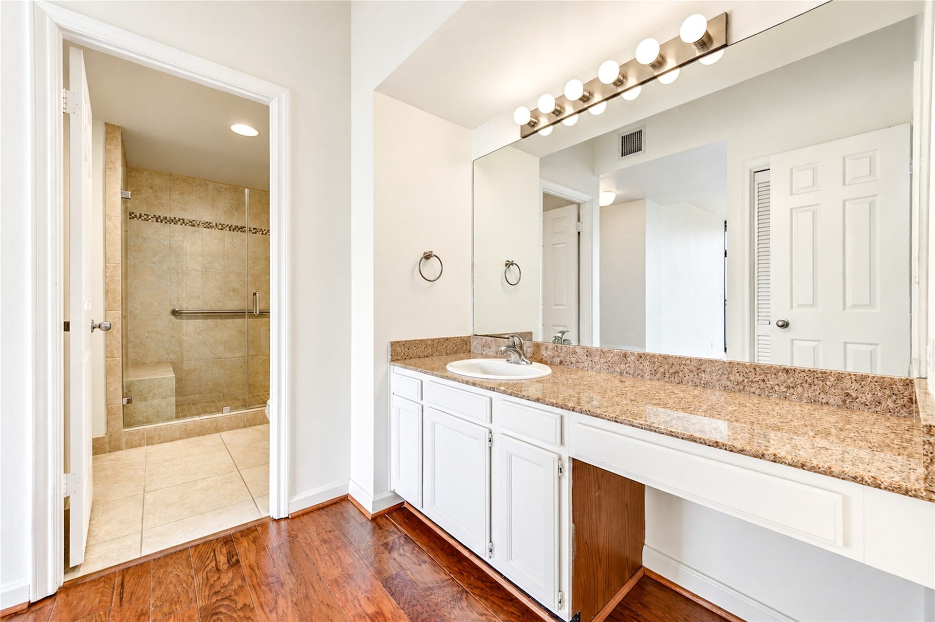 1111 Bering Drive, #706, Houston, TX 77057 1111 Bering Drive, #706, Houston, TX 77057