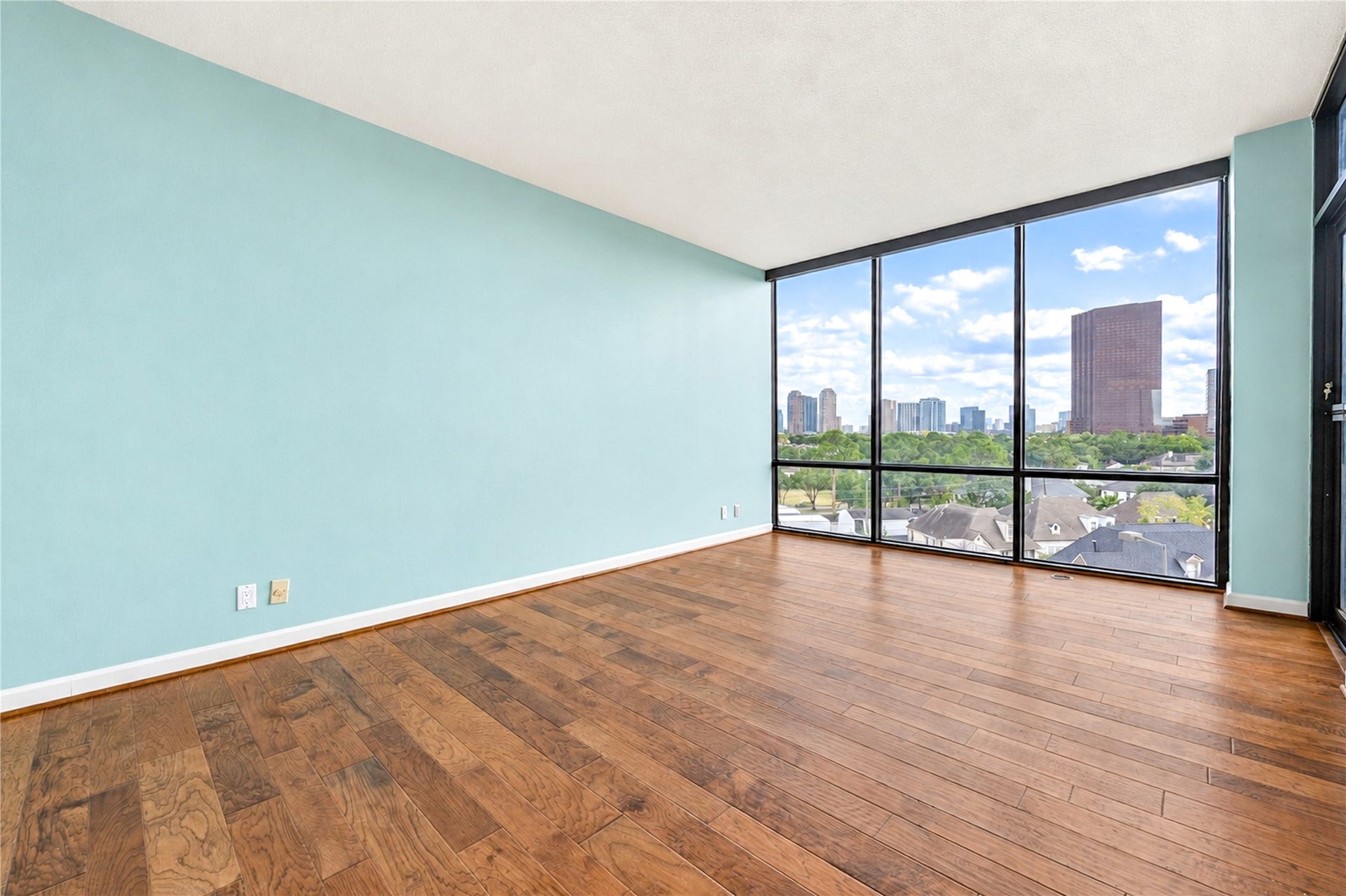 1111 Bering Drive, #706, Houston, TX 77057 Primary bedrrom