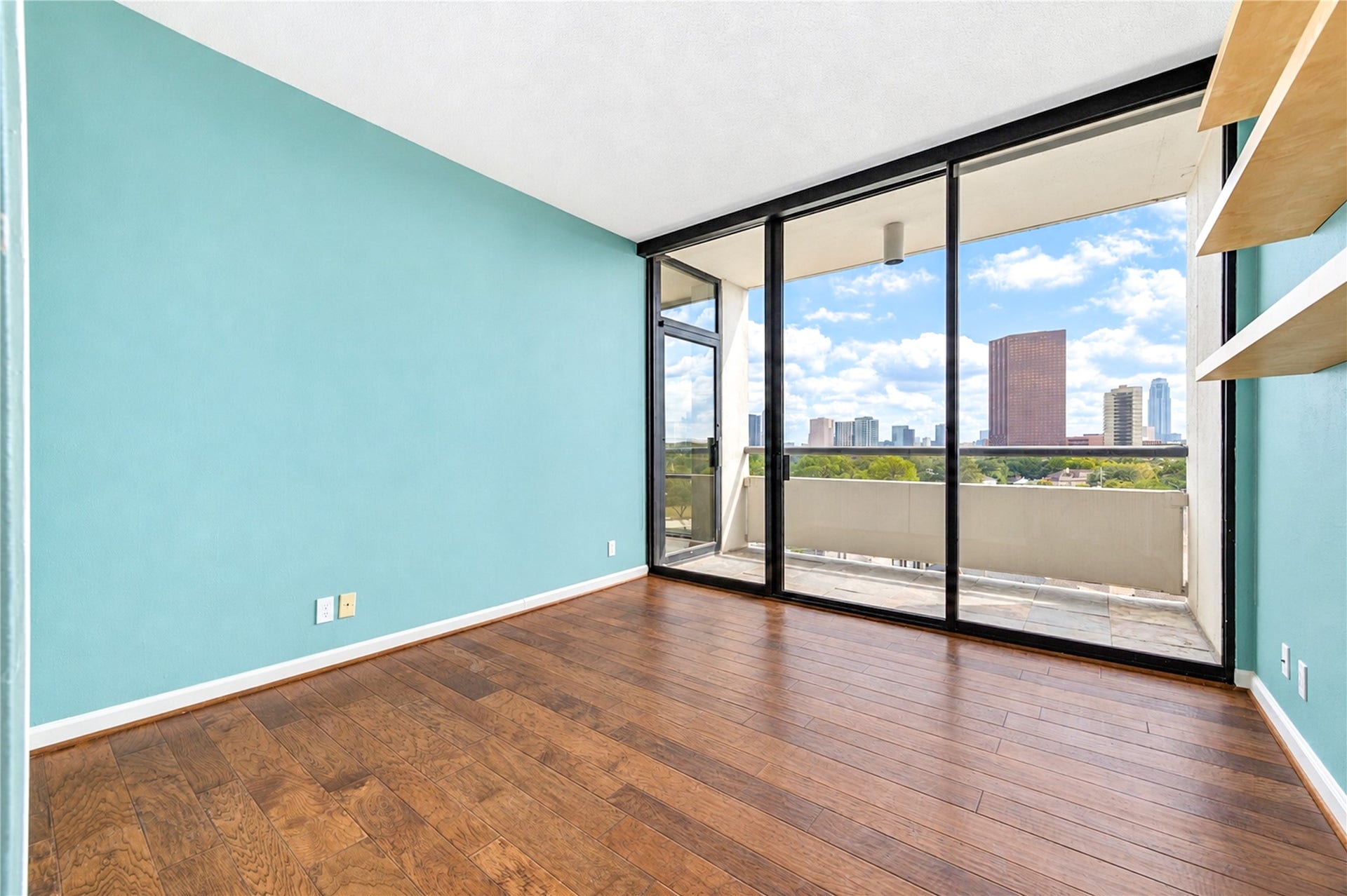 1111 Bering Drive, #706, Houston, TX 77057 Guest bedrrom