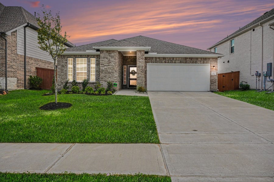 Property photo for 2214 Lierna Drive, La Marque, TX
