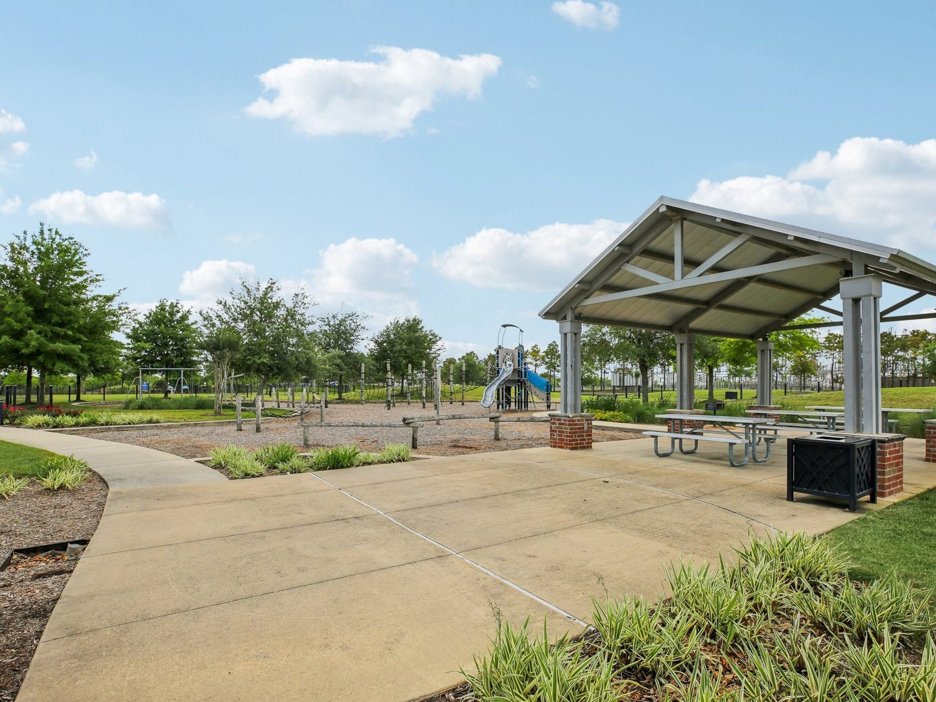 615 Livermore Street, Webster, TX 77598 615 Livermore Street, Webster, TX 77598