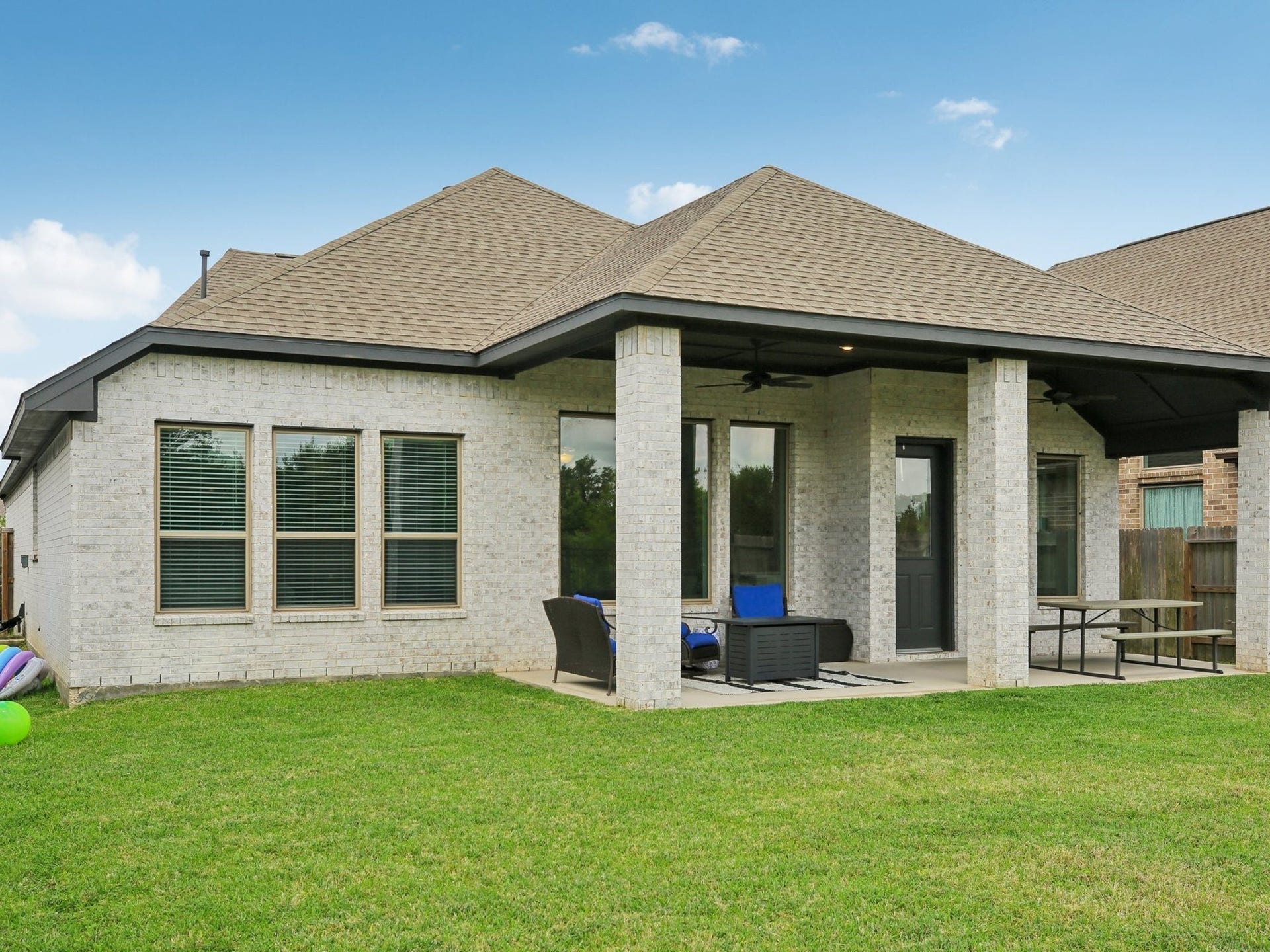 615 Livermore Street, Webster, TX 77598 615 Livermore Street, Webster, TX 77598