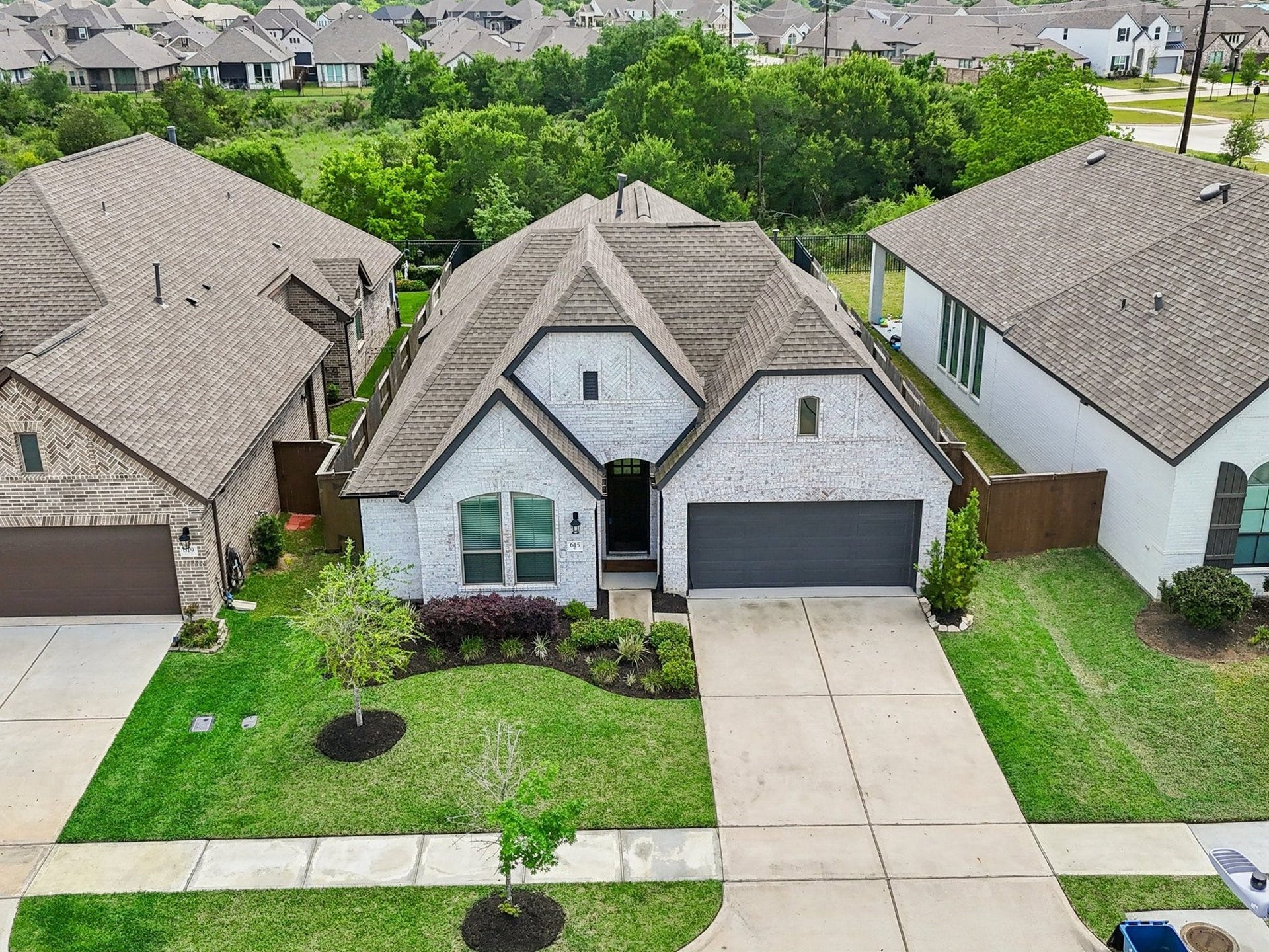 615 Livermore Street, Webster, TX 77598 615 Livermore Street, Webster, TX 77598