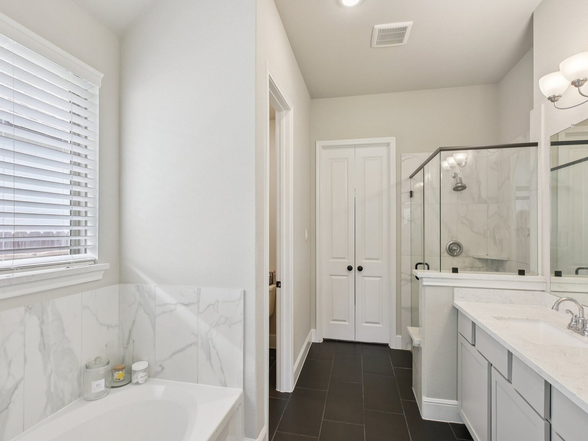615 Livermore Street, Webster, TX 77598 615 Livermore Street, Webster, TX 77598