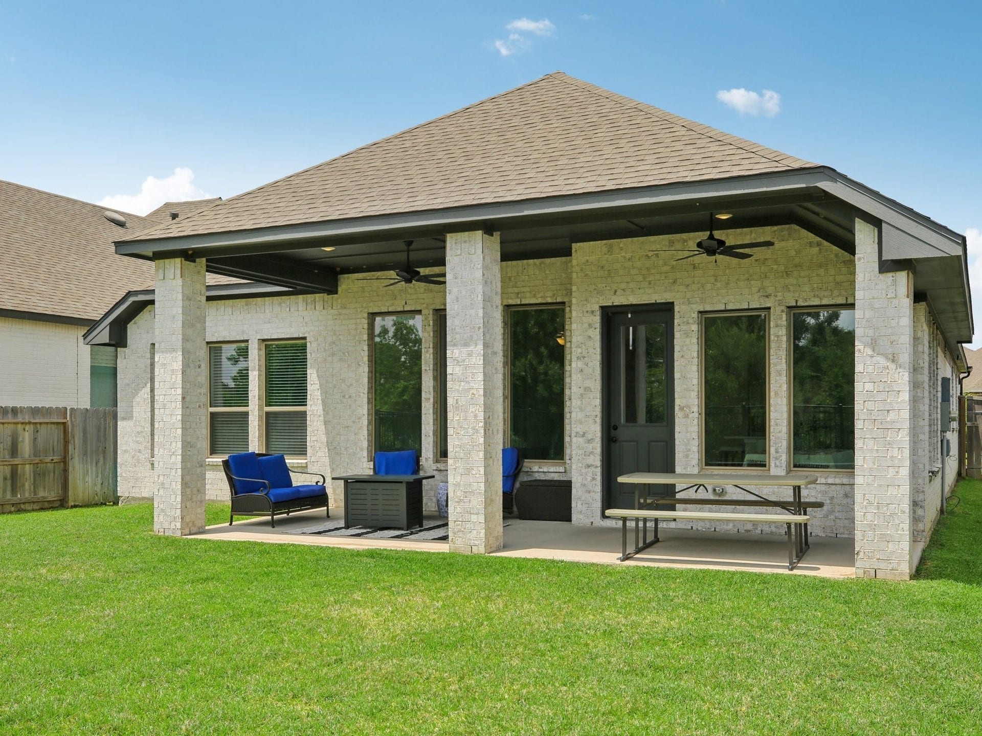 615 Livermore Street, Webster, TX 77598 615 Livermore Street, Webster, TX 77598