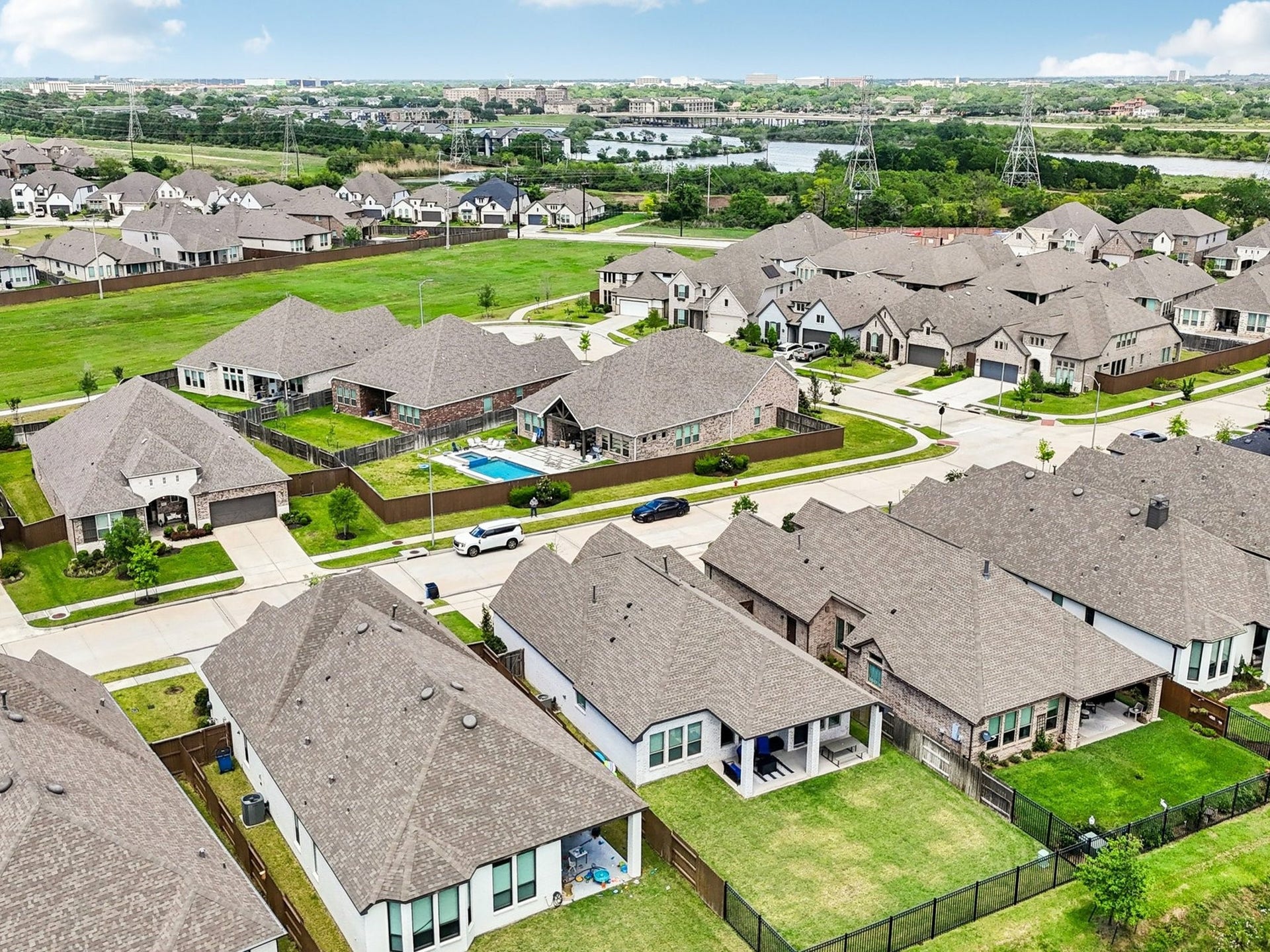 615 Livermore Street, Webster, TX 77598 615 Livermore Street, Webster, TX 77598