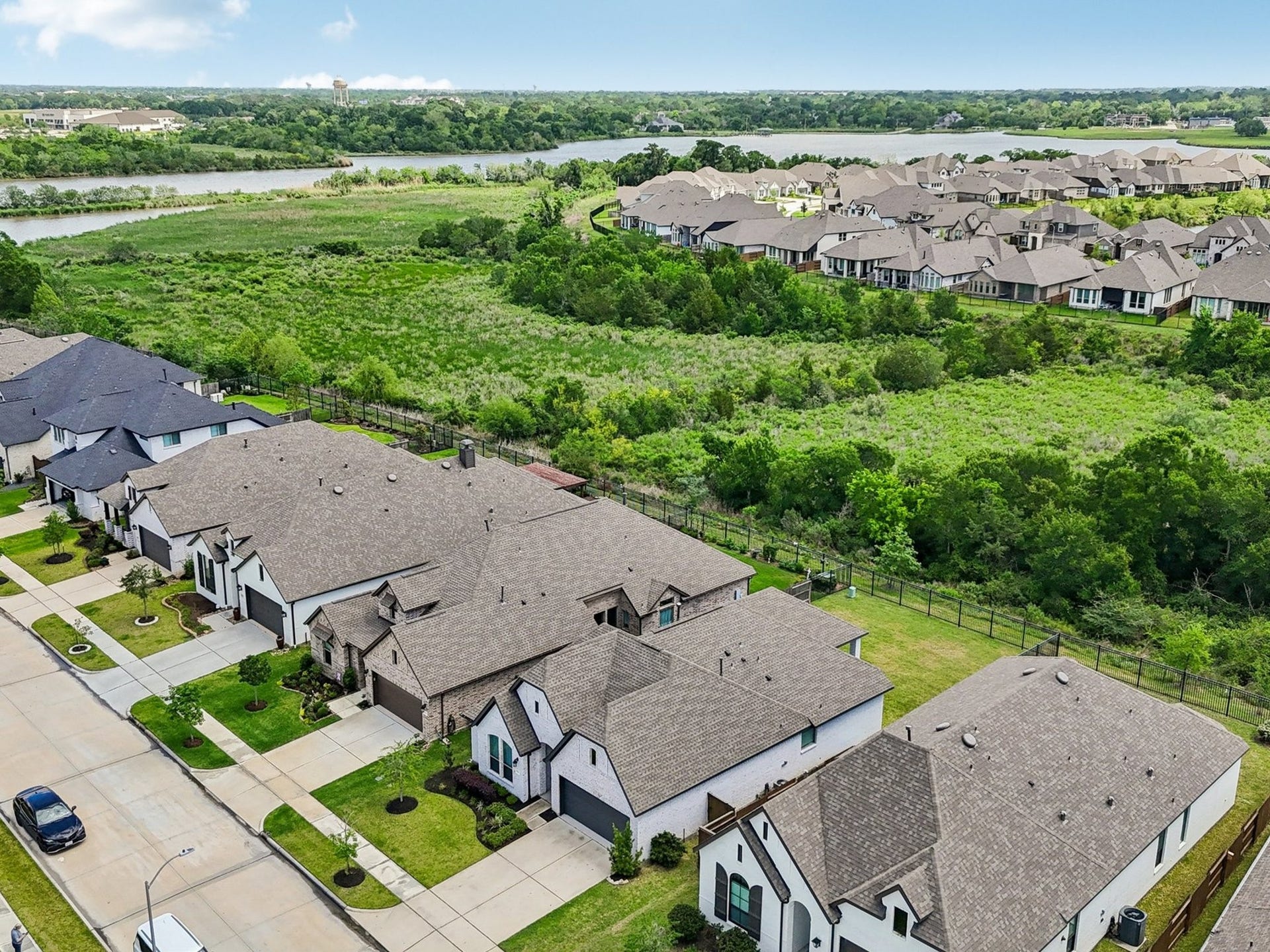 615 Livermore Street, Webster, TX 77598 615 Livermore Street, Webster, TX 77598