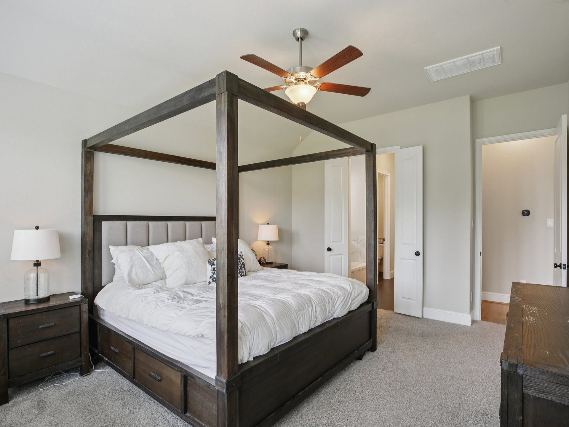 615 Livermore Street, Webster, TX 77598 615 Livermore Street, Webster, TX 77598