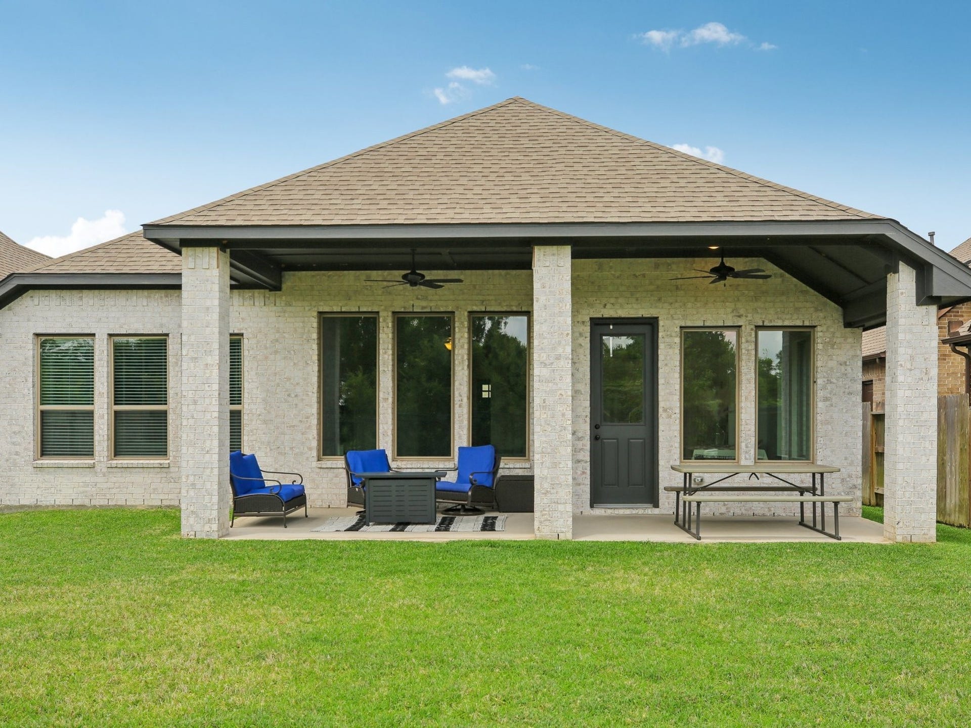 615 Livermore Street, Webster, TX 77598 615 Livermore Street, Webster, TX 77598