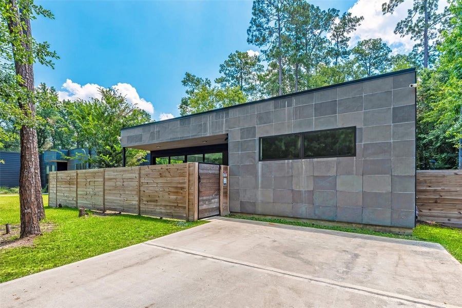 Property photo for 1601 Beech Drive, Conroe, TX
