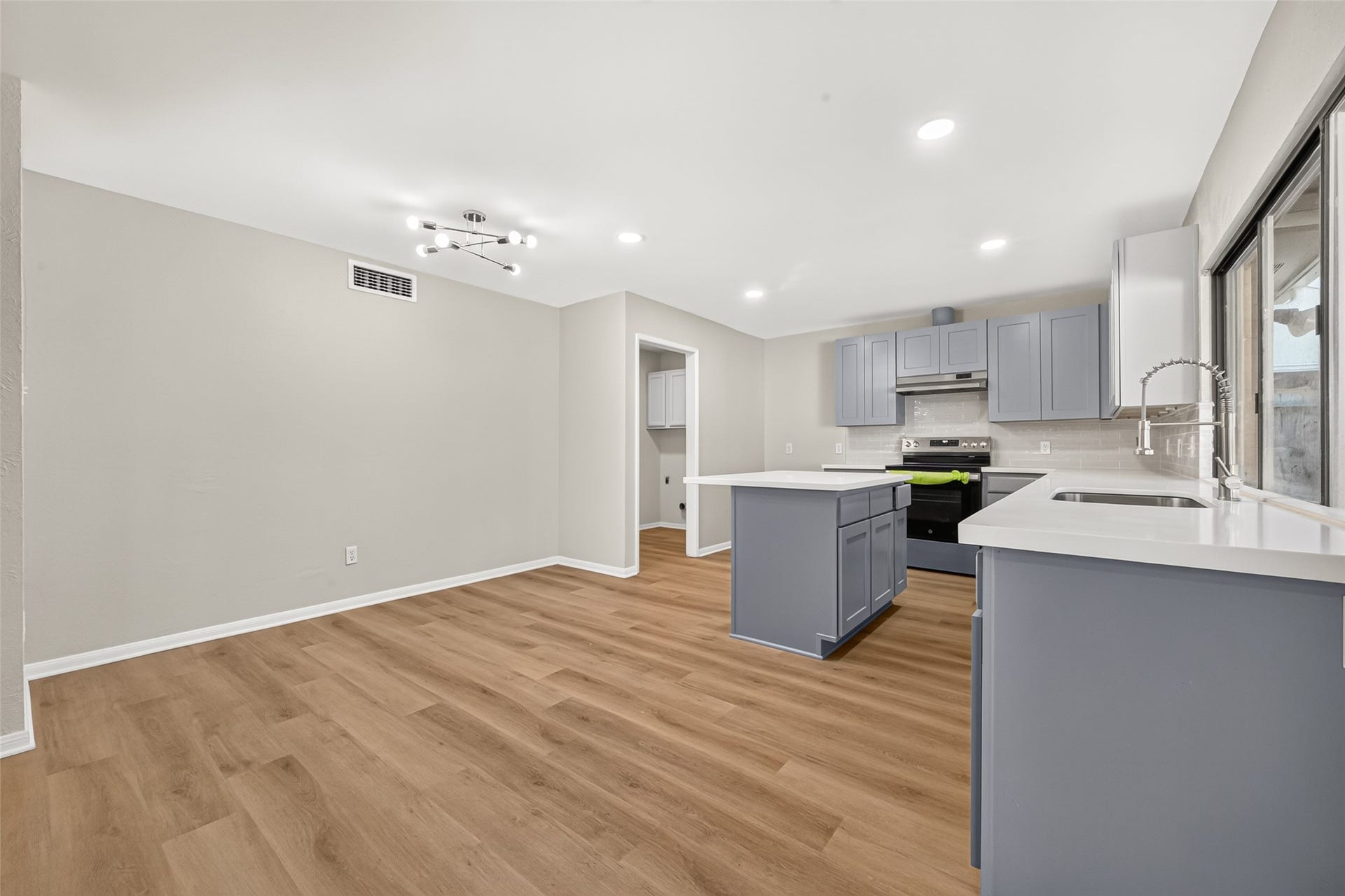 2110 Mustang Springs Drive, Missouri City, TX 77459 2110 Mustang Springs Drive, Missouri City, TX 77459