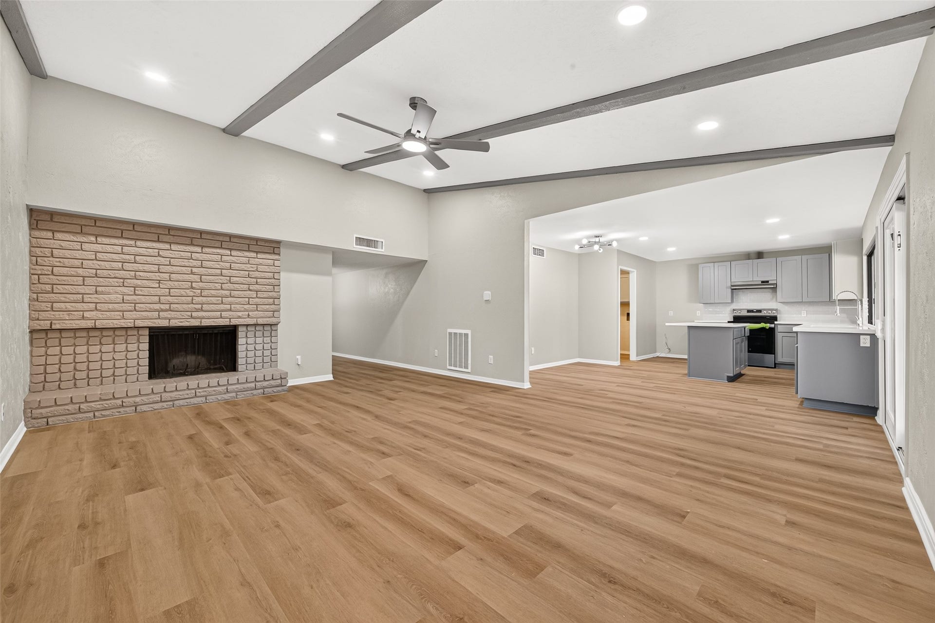 2110 Mustang Springs Drive, Missouri City, TX 77459 2110 Mustang Springs Drive, Missouri City, TX 77459