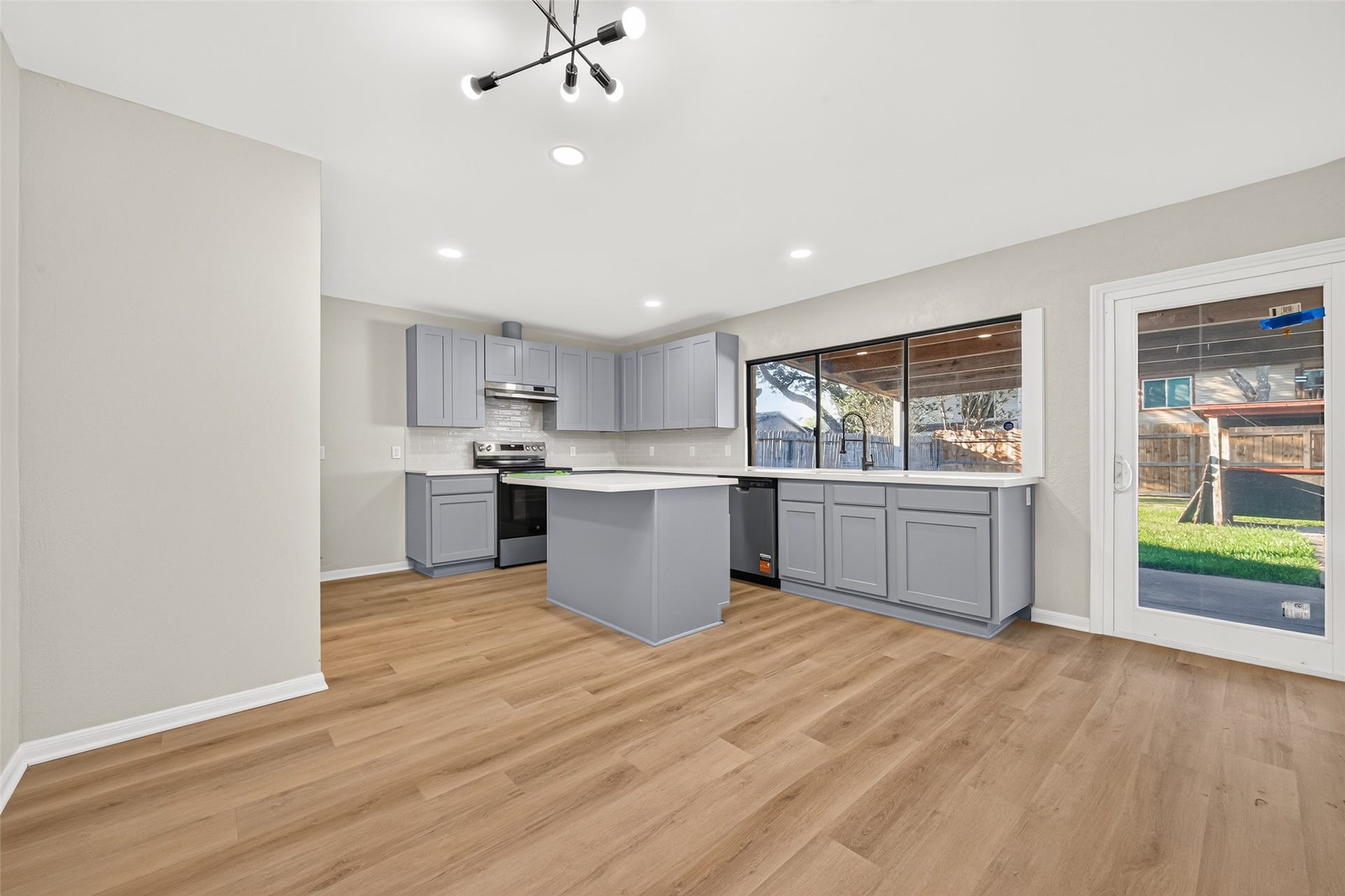 2110 Mustang Springs Drive, Missouri City, TX 77459 2110 Mustang Springs Drive, Missouri City, TX 77459