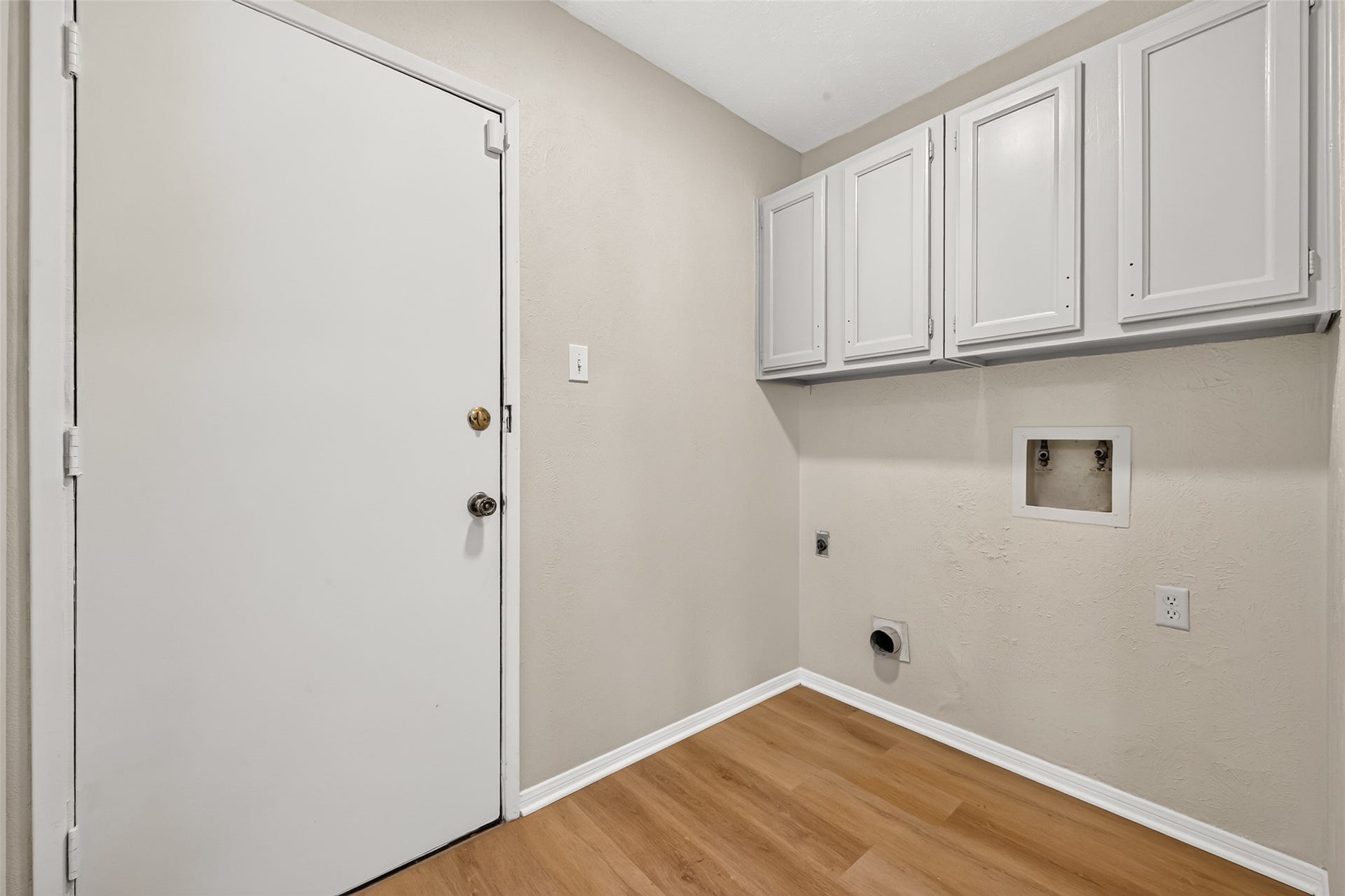 2110 Mustang Springs Drive, Missouri City, TX 77459 2110 Mustang Springs Drive, Missouri City, TX 77459
