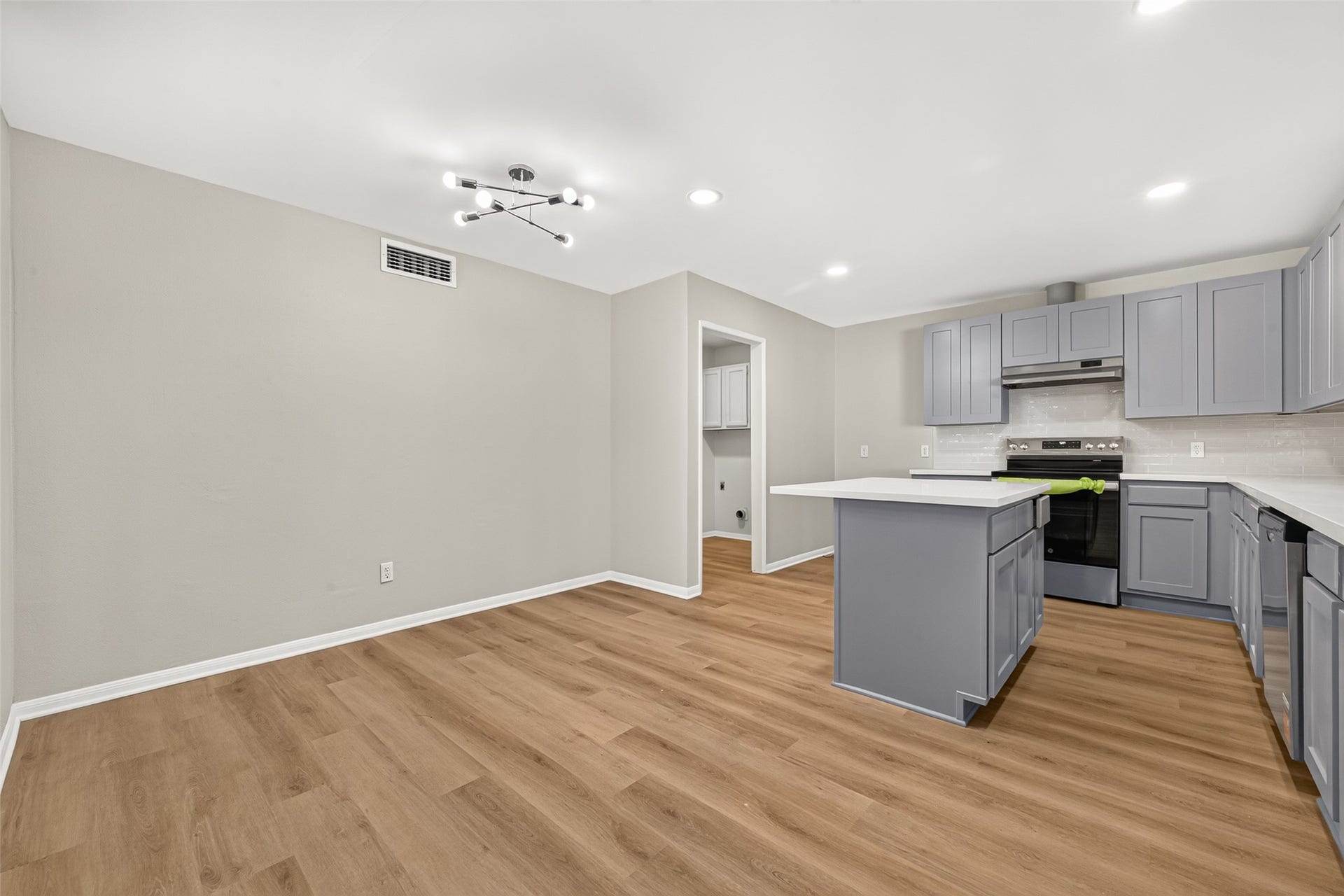 2110 Mustang Springs Drive, Missouri City, TX 77459 2110 Mustang Springs Drive, Missouri City, TX 77459