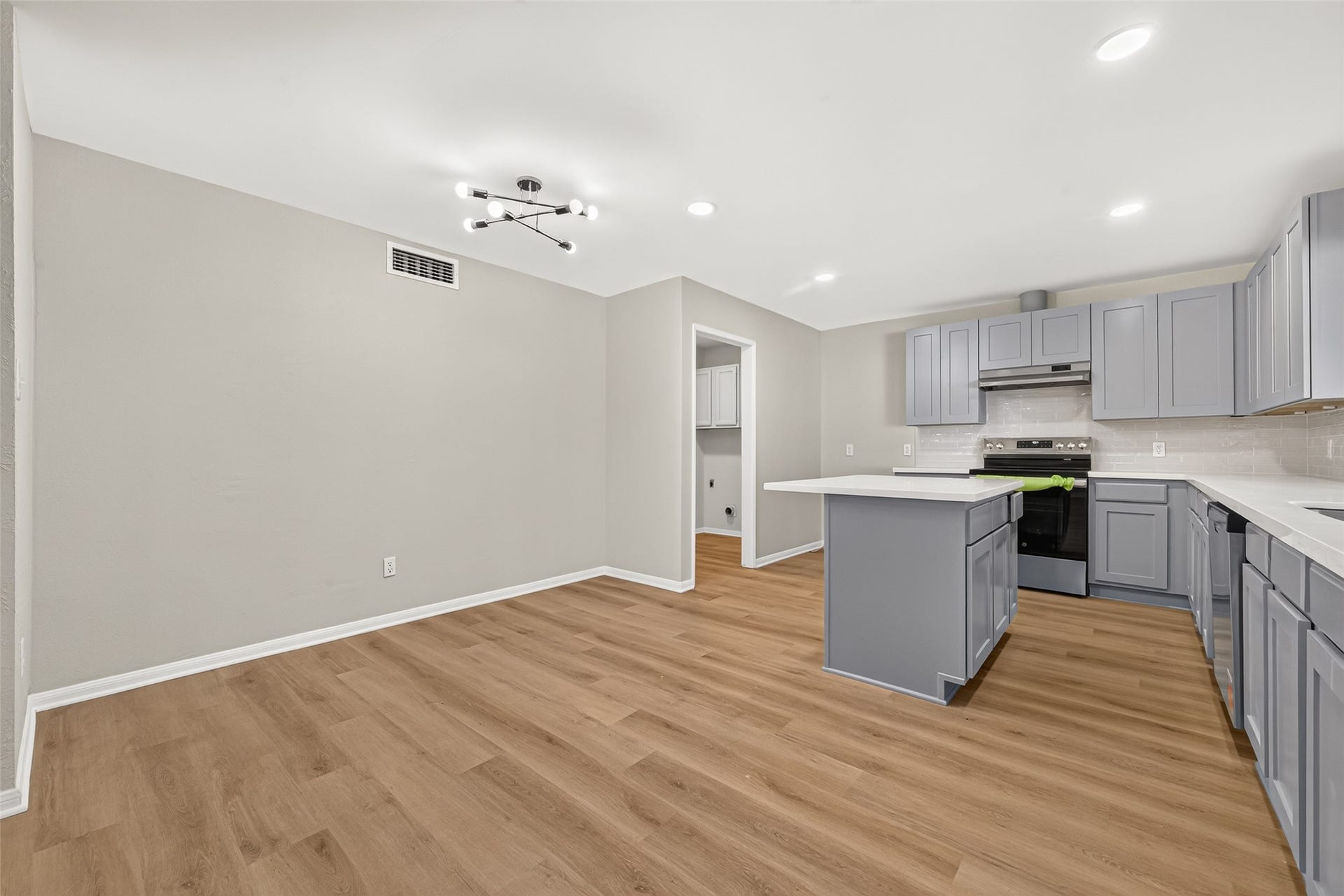 2110 Mustang Springs Drive, Missouri City, TX 77459 2110 Mustang Springs Drive, Missouri City, TX 77459