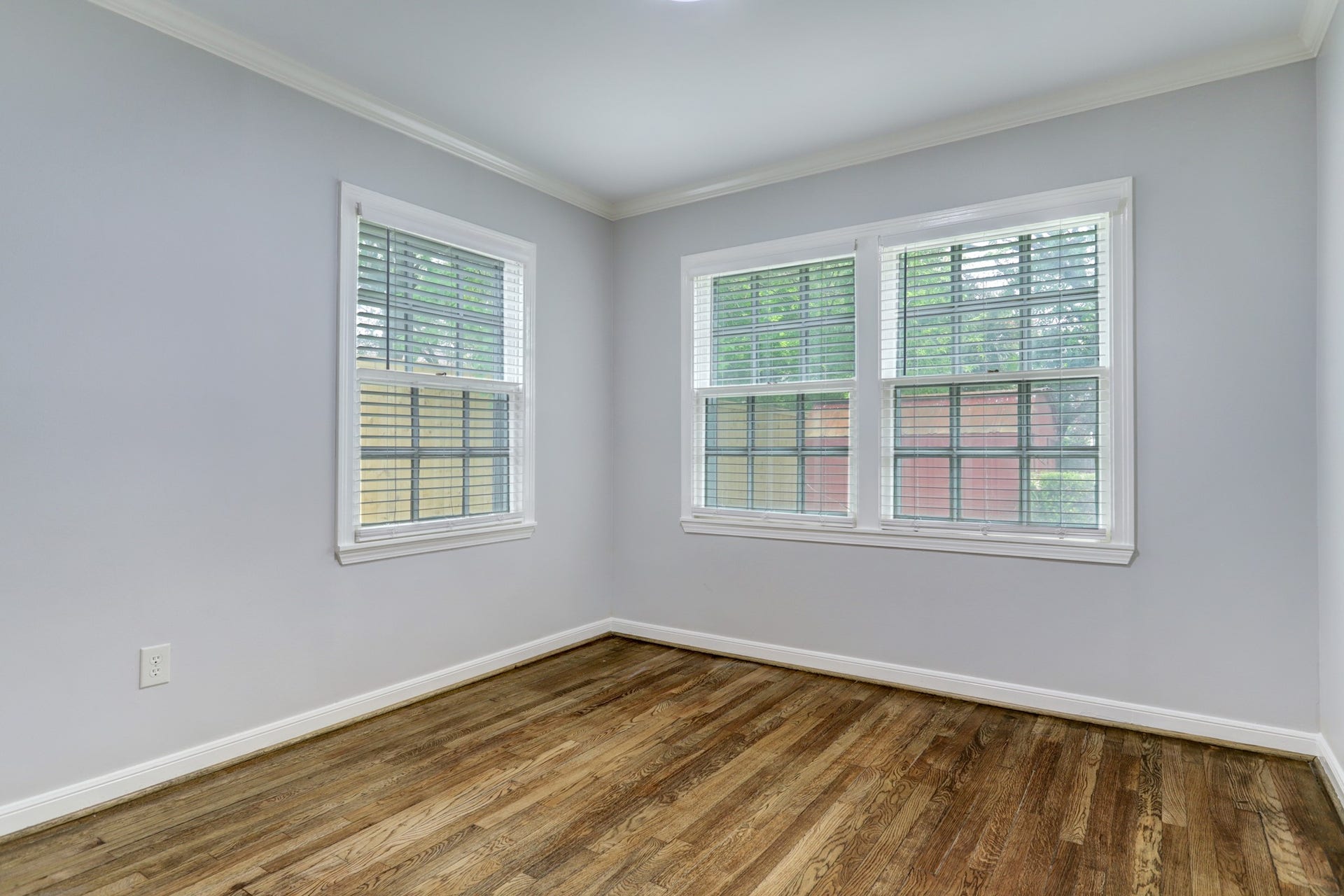 5217 Locust Street, Bellaire, TX 77401 Secondary bedroom