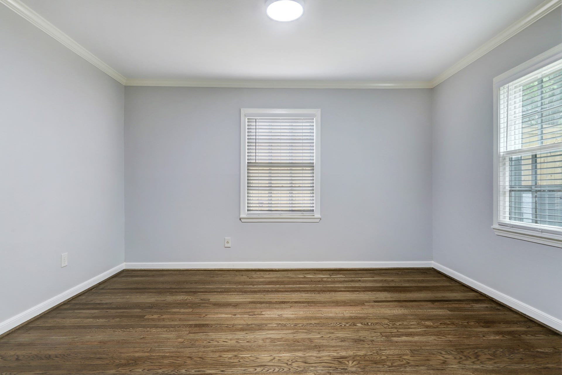 5217 Locust Street, Bellaire, TX 77401 Primary bedroom