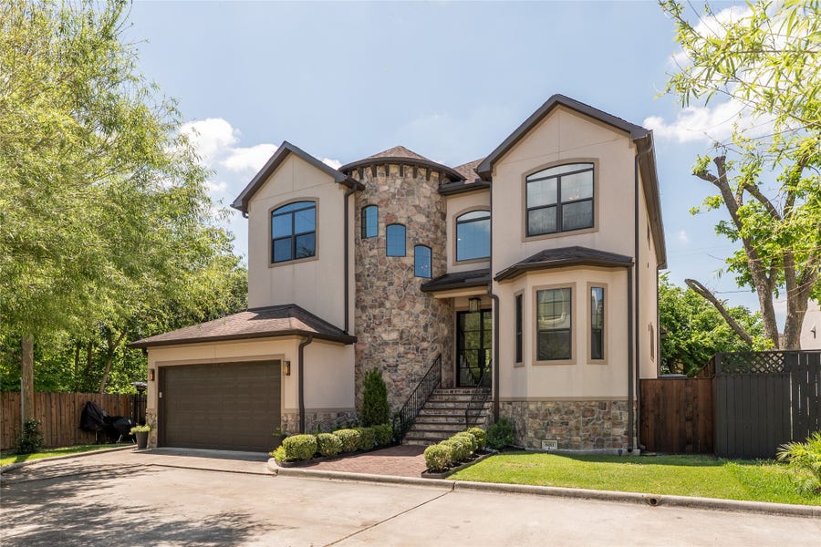 Property photo for 8011 Serenity Court, Houston, TX