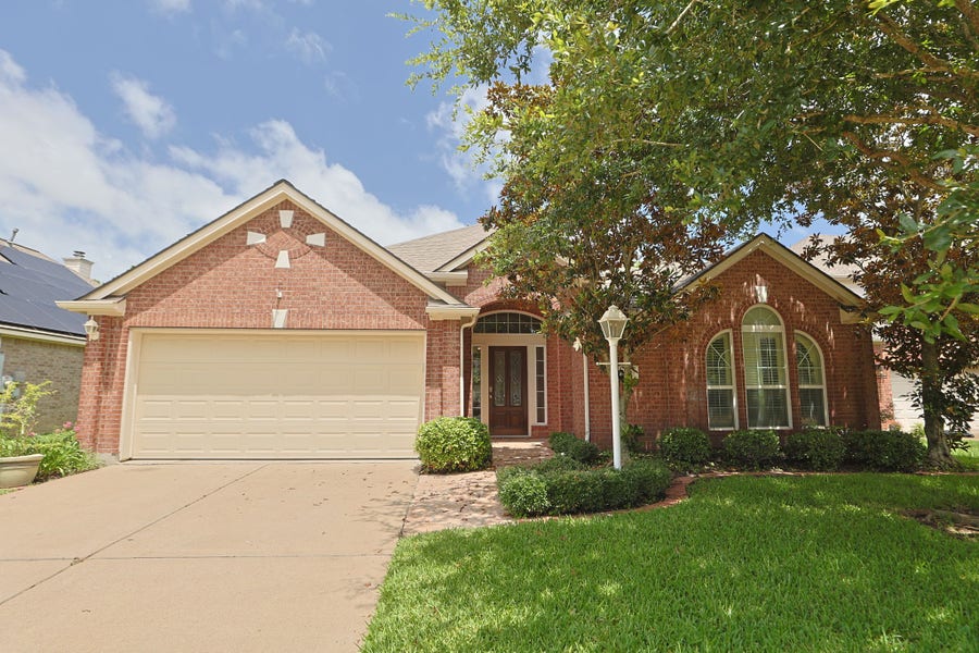 Property photo for 2509 Sunburst Lane, Pearland, TX