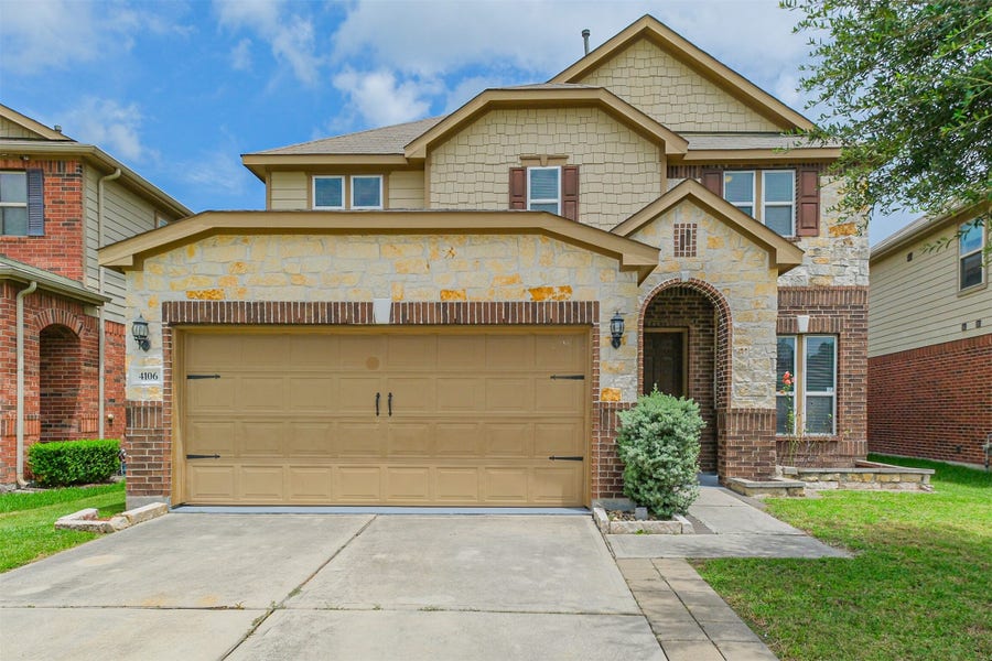 Property photo for 4106 Lake Cypress Circle, Houston, TX
