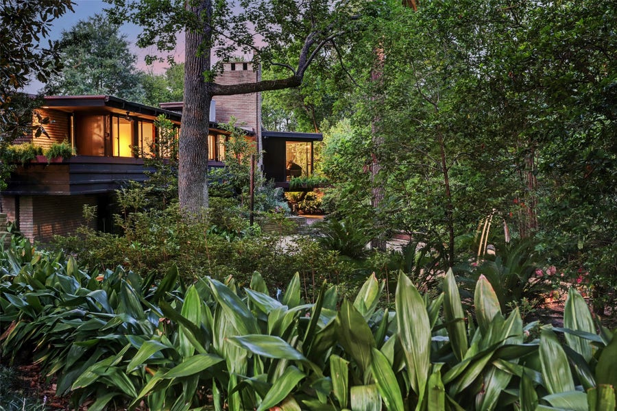 Property photo for 8 Tiel Way, Houston, TX