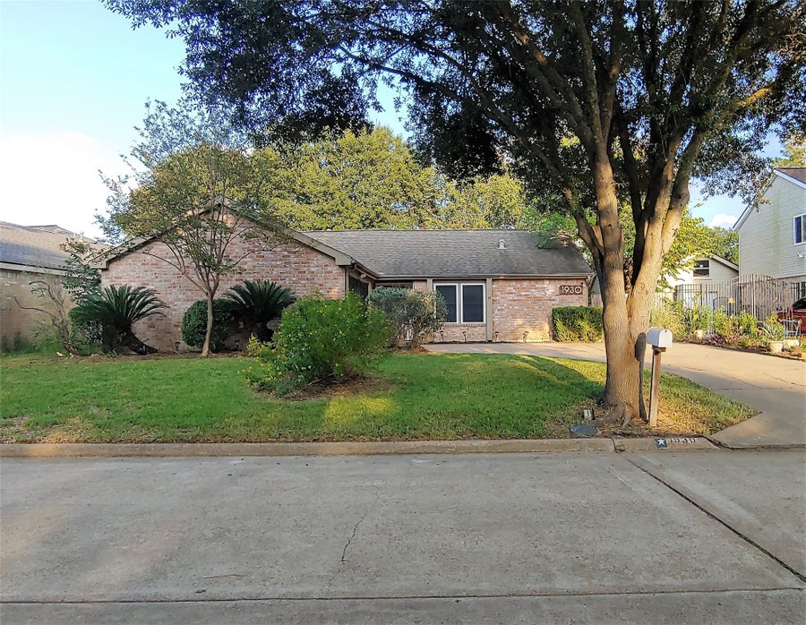 Property photo for 1930 Pepperwood Lane, Houston, TX