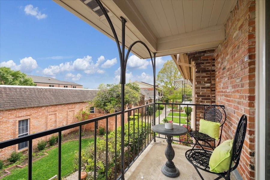 Property photo for 1880 Saxony Lane, Houston, TX