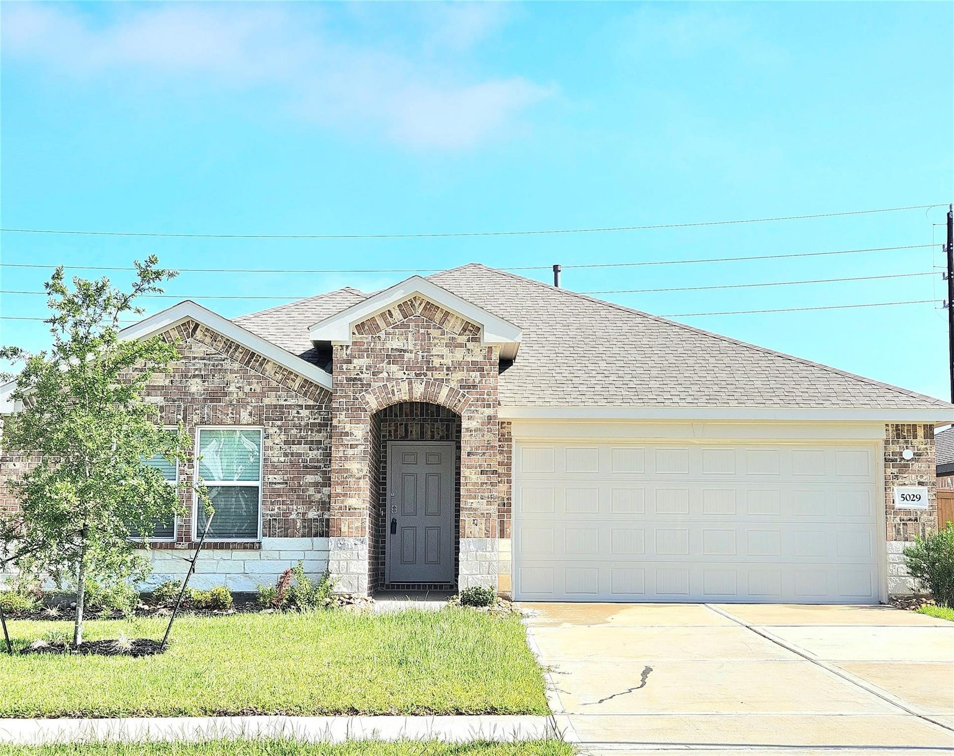 5029 Almond Terrace Drive, Katy, TX 77493 Stunning one Story in Sunterra master planned community.