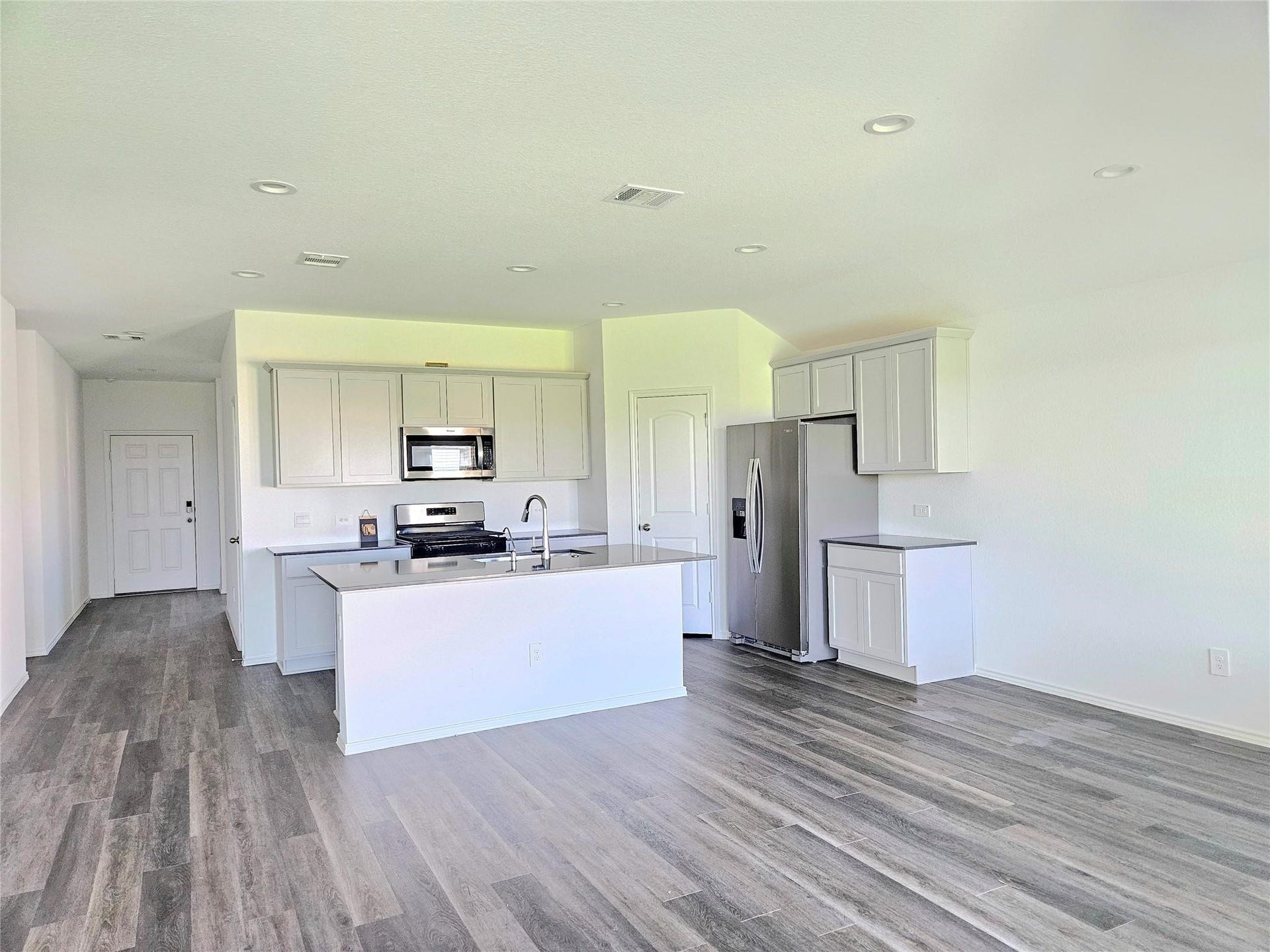 5029 Almond Terrace Drive, Katy, TX 77493 Open floor plan, great for entertainment.