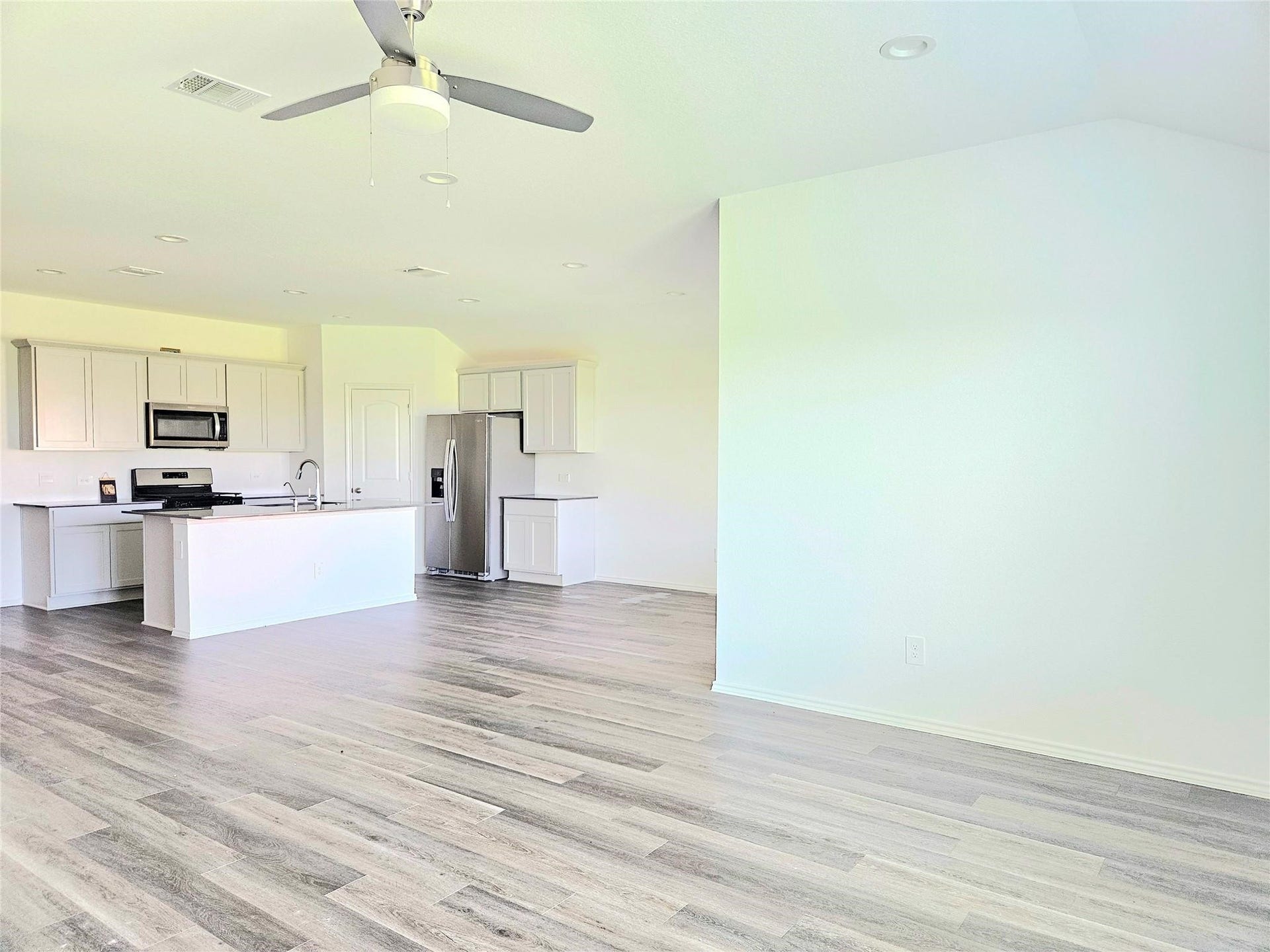5029 Almond Terrace Drive, Katy, TX 77493 This open floor plan is great for entertaining.
